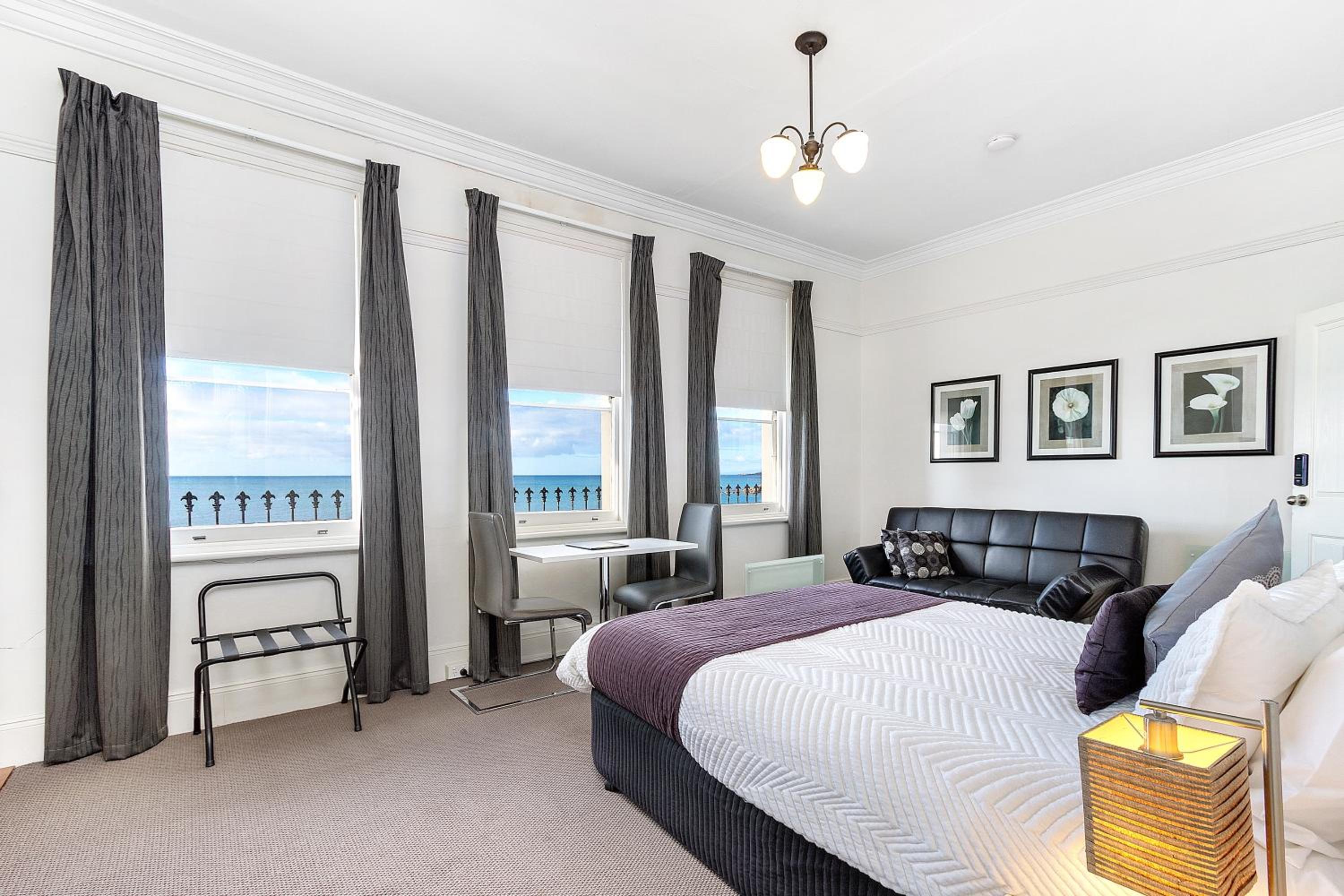 Deluxe Double Room with Sea View photo 3
