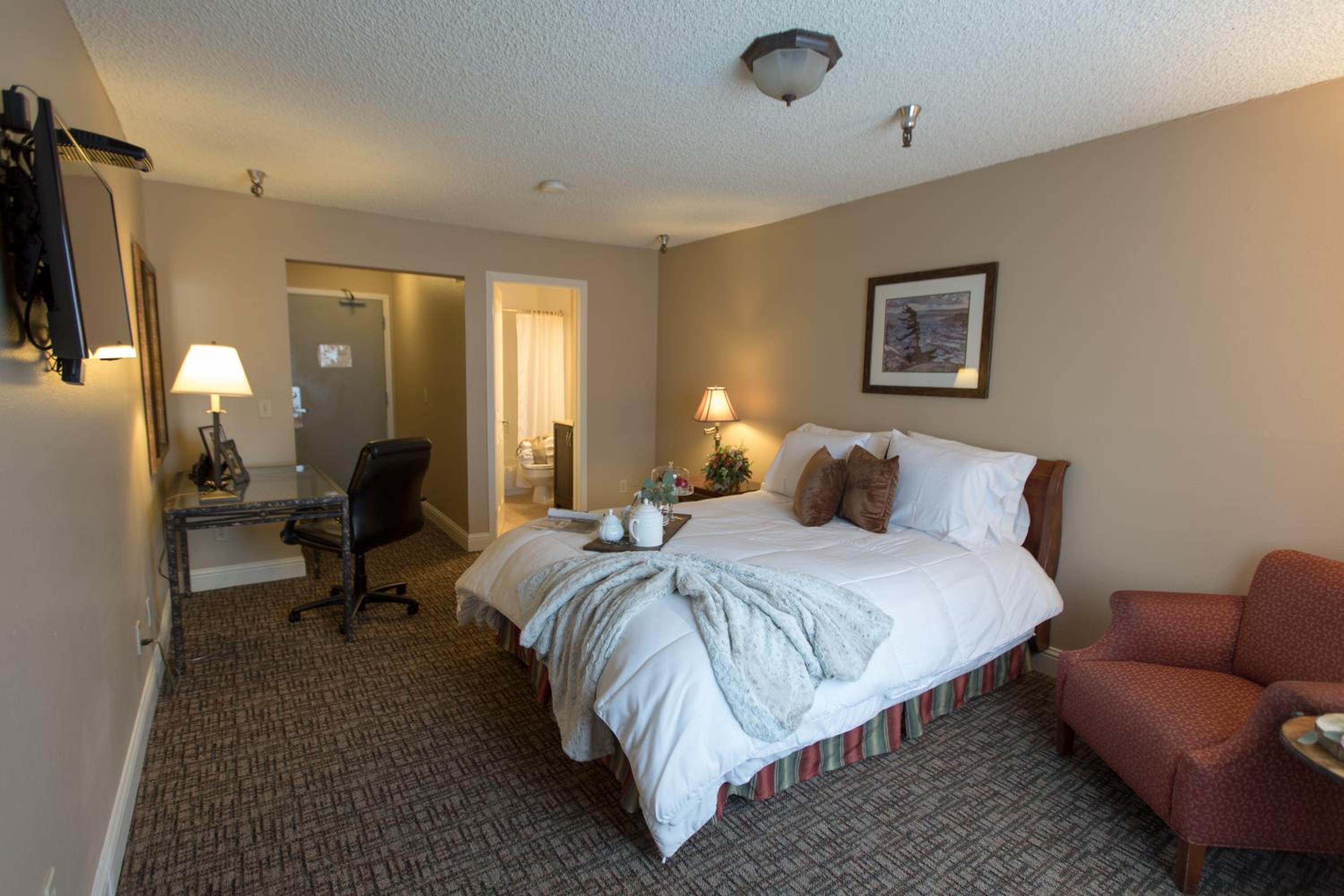 Queen Room - Lower Floor/Non-Smoking - Photo 1
