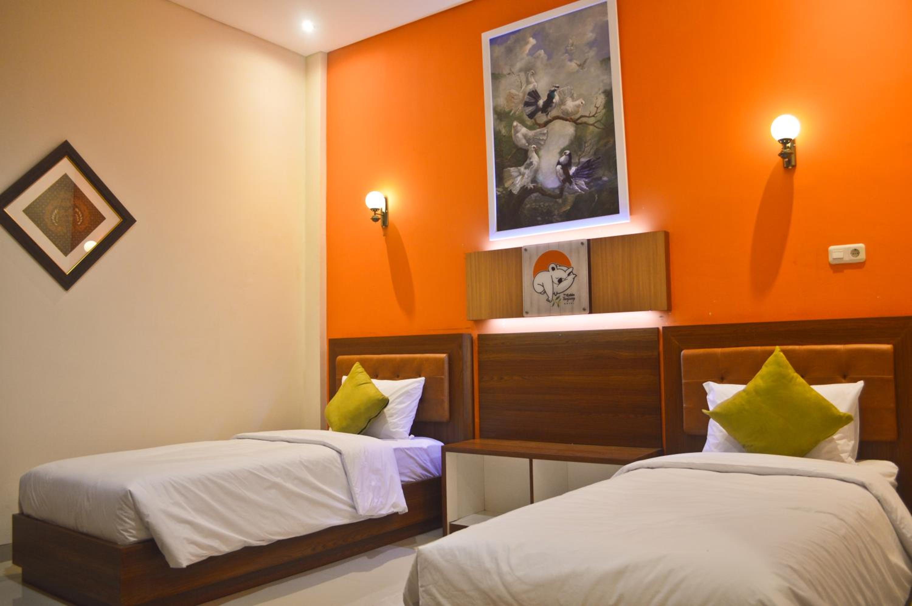 Double Room with Private Bathroom - Photo 2