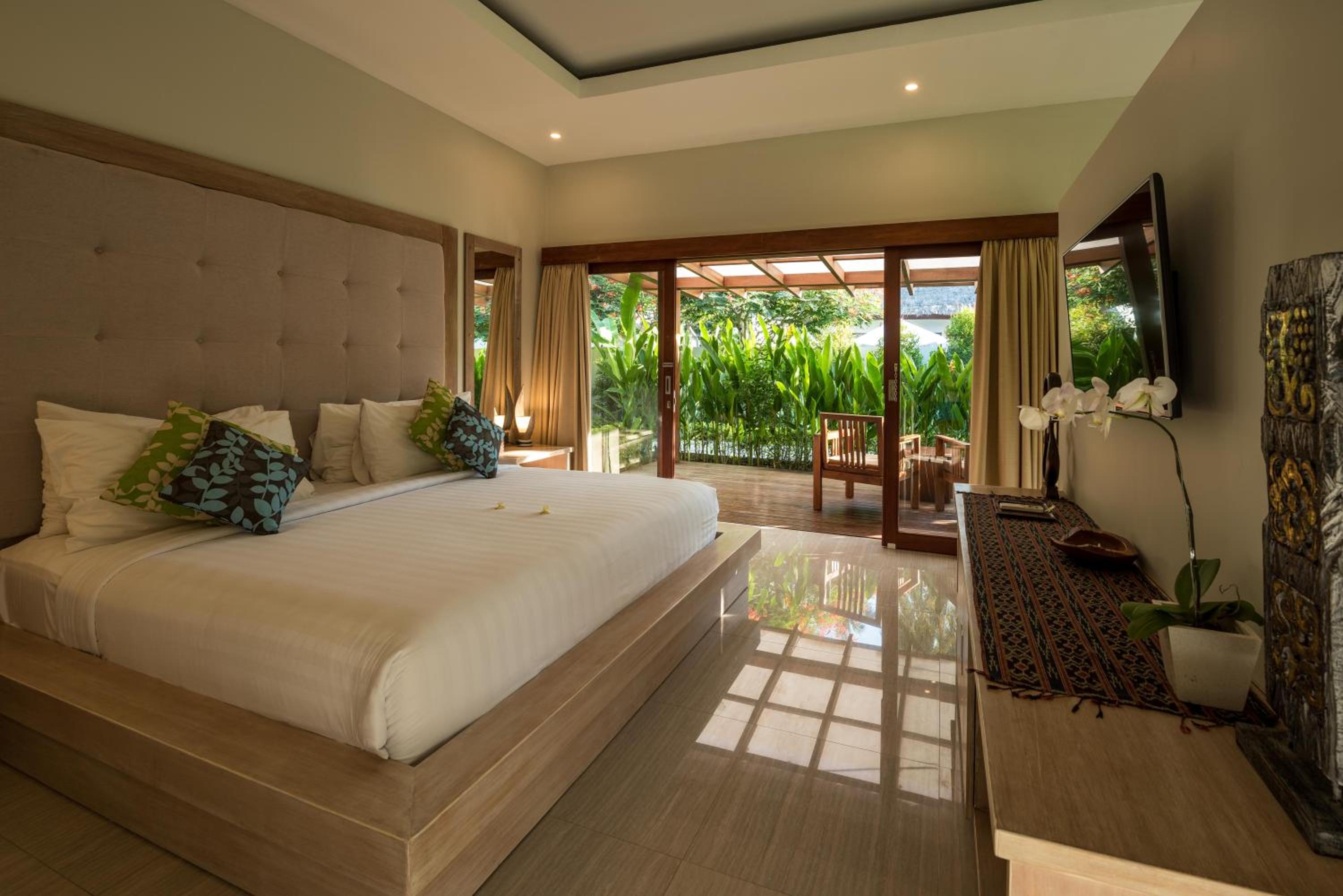Suite with Garden View