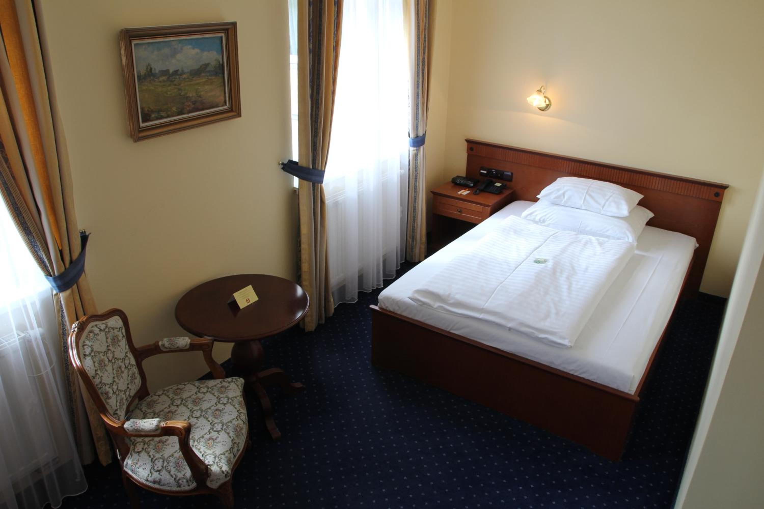 Standard Single Room with Pool and Wellness Access