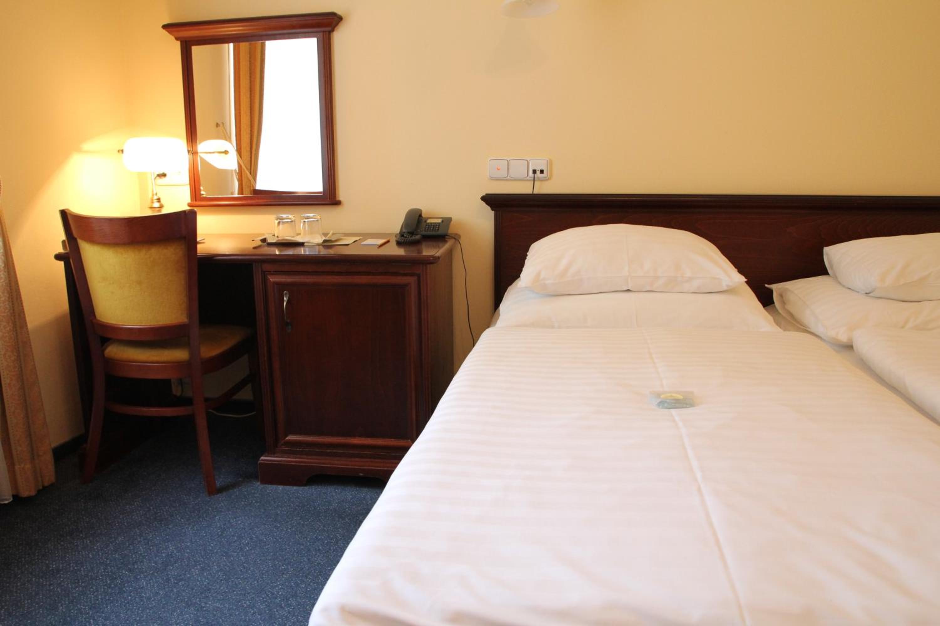 Standard Double Room with Pool and Wellness Access - Photo 4