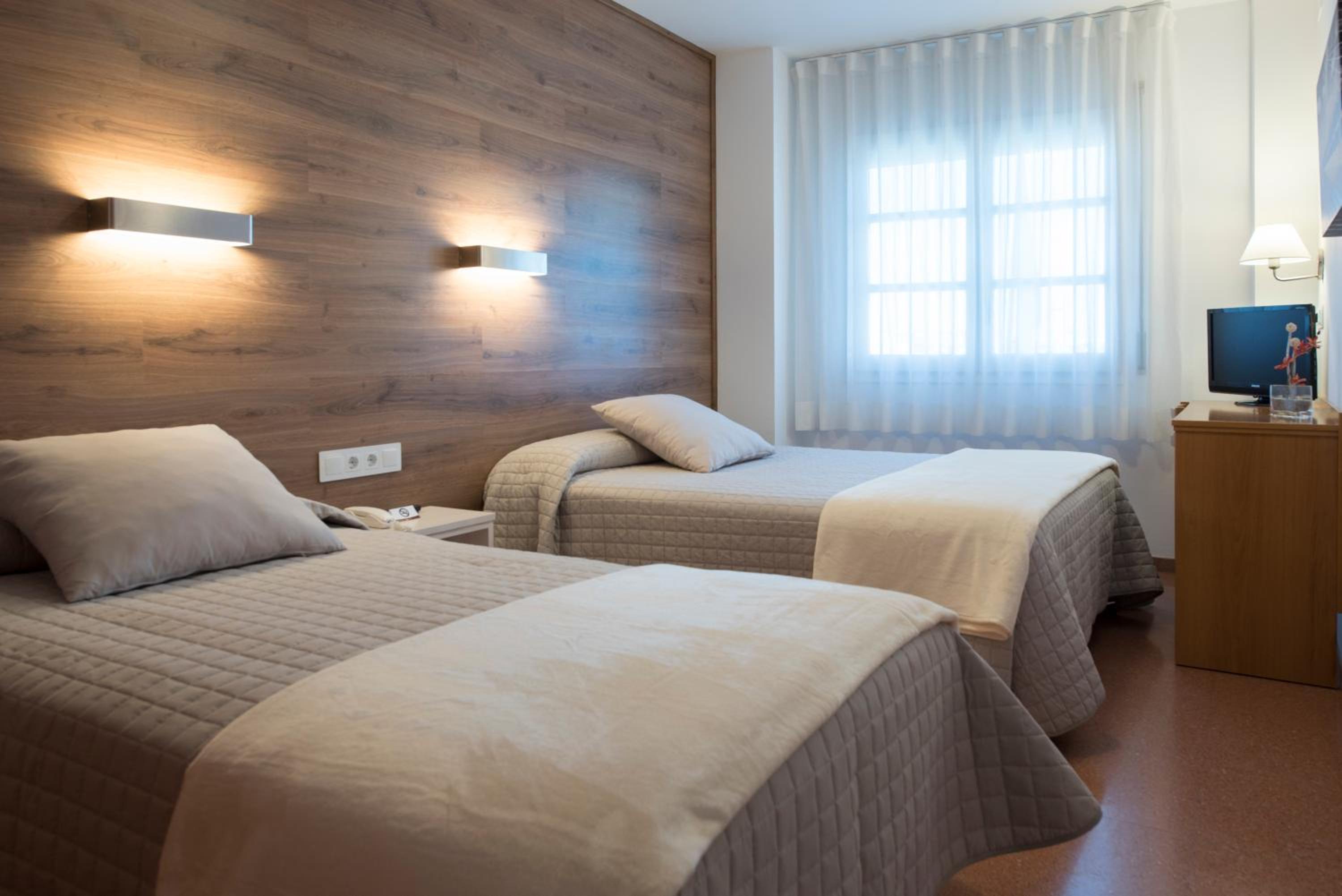 Double Room - Photo 2