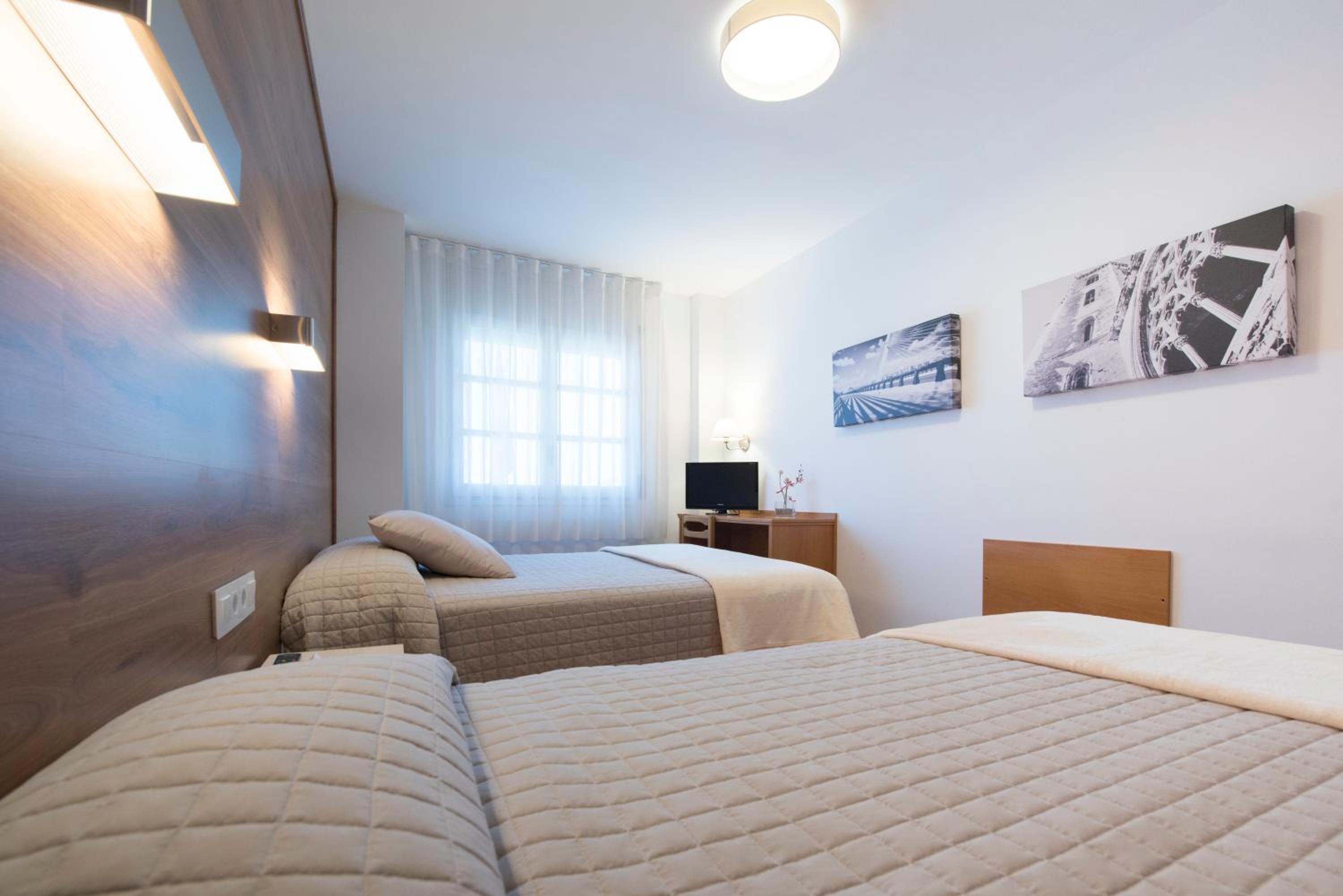 Double Room - Photo 3