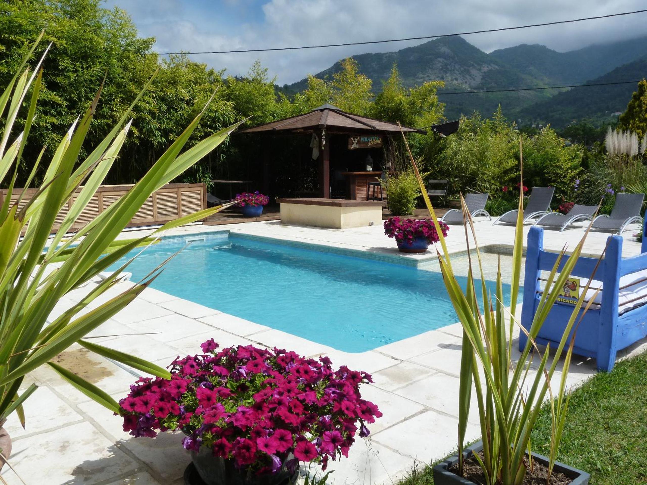 Double Room with Pool View - Photo 29