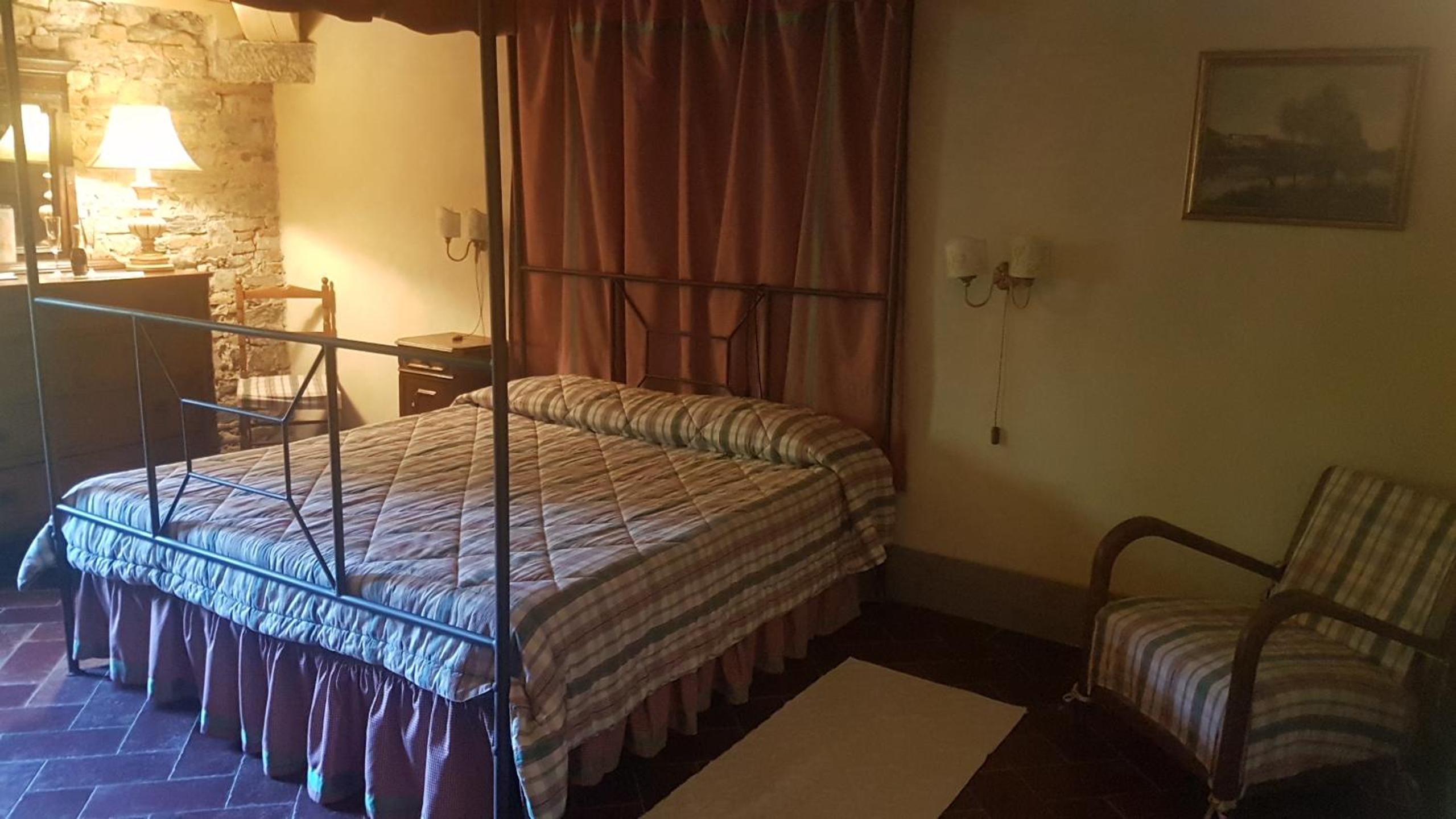 Double Room - Photo 16