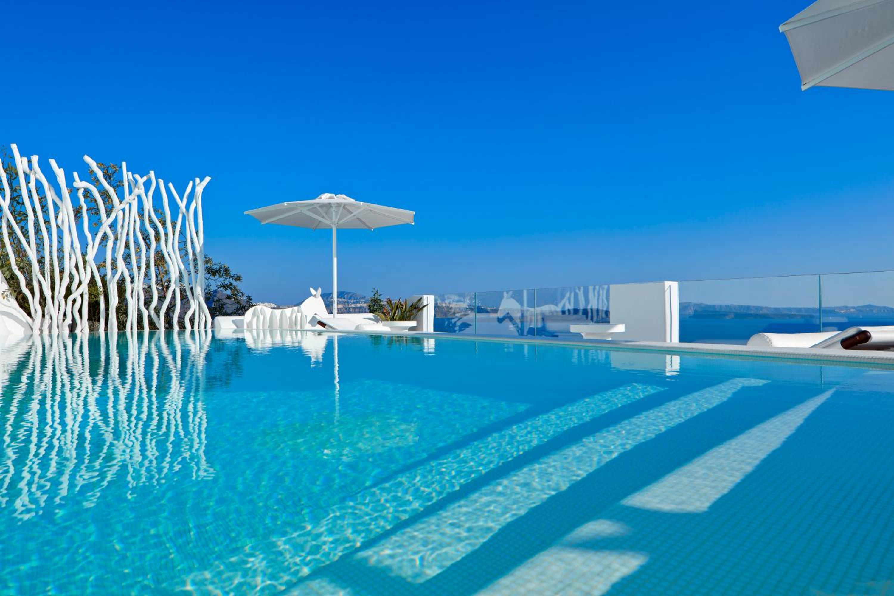Master Suite with Infinity Private Pool - Photo 2