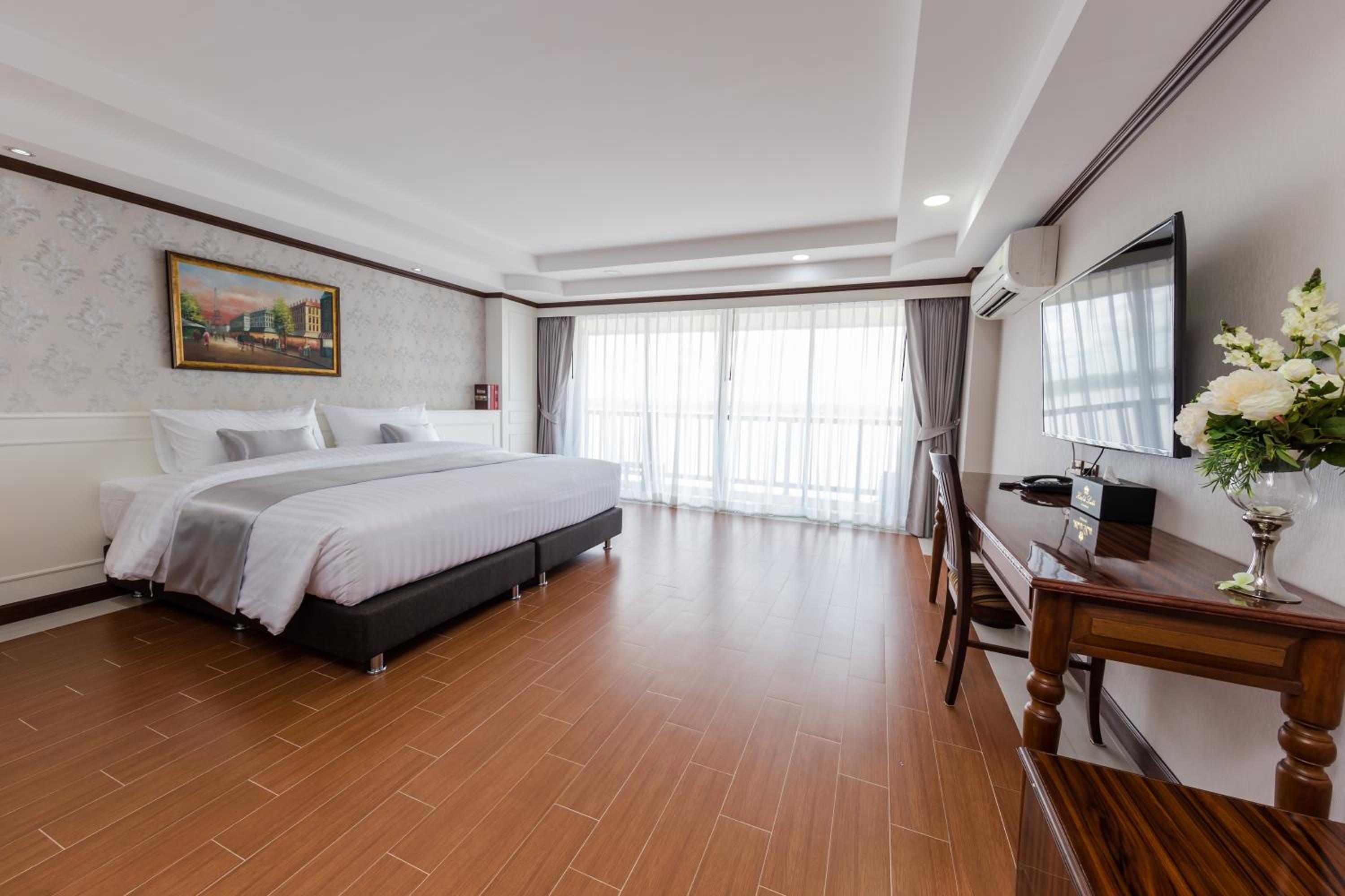 Deluxe Double Room photo 2