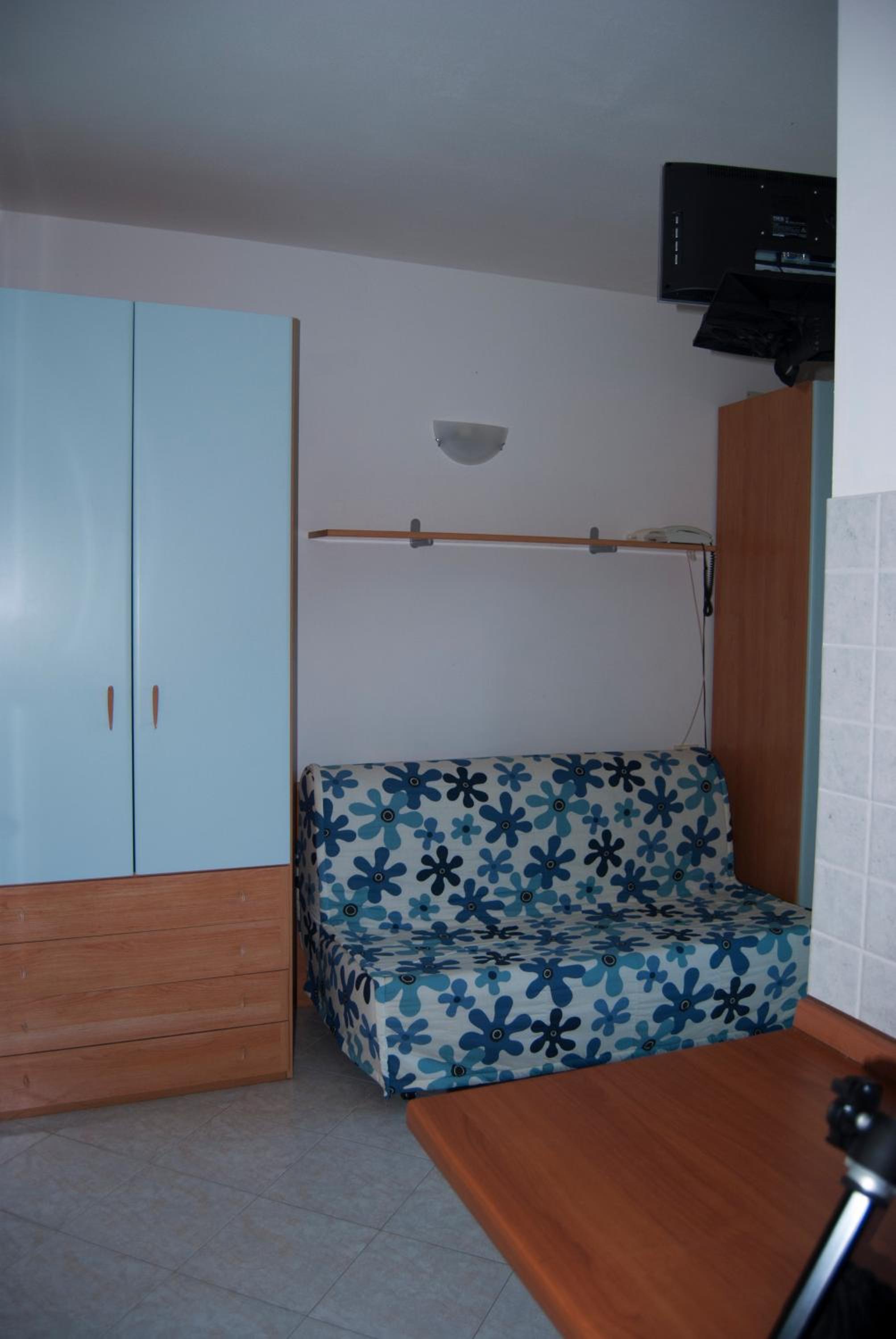 Studio with Sofa Bed