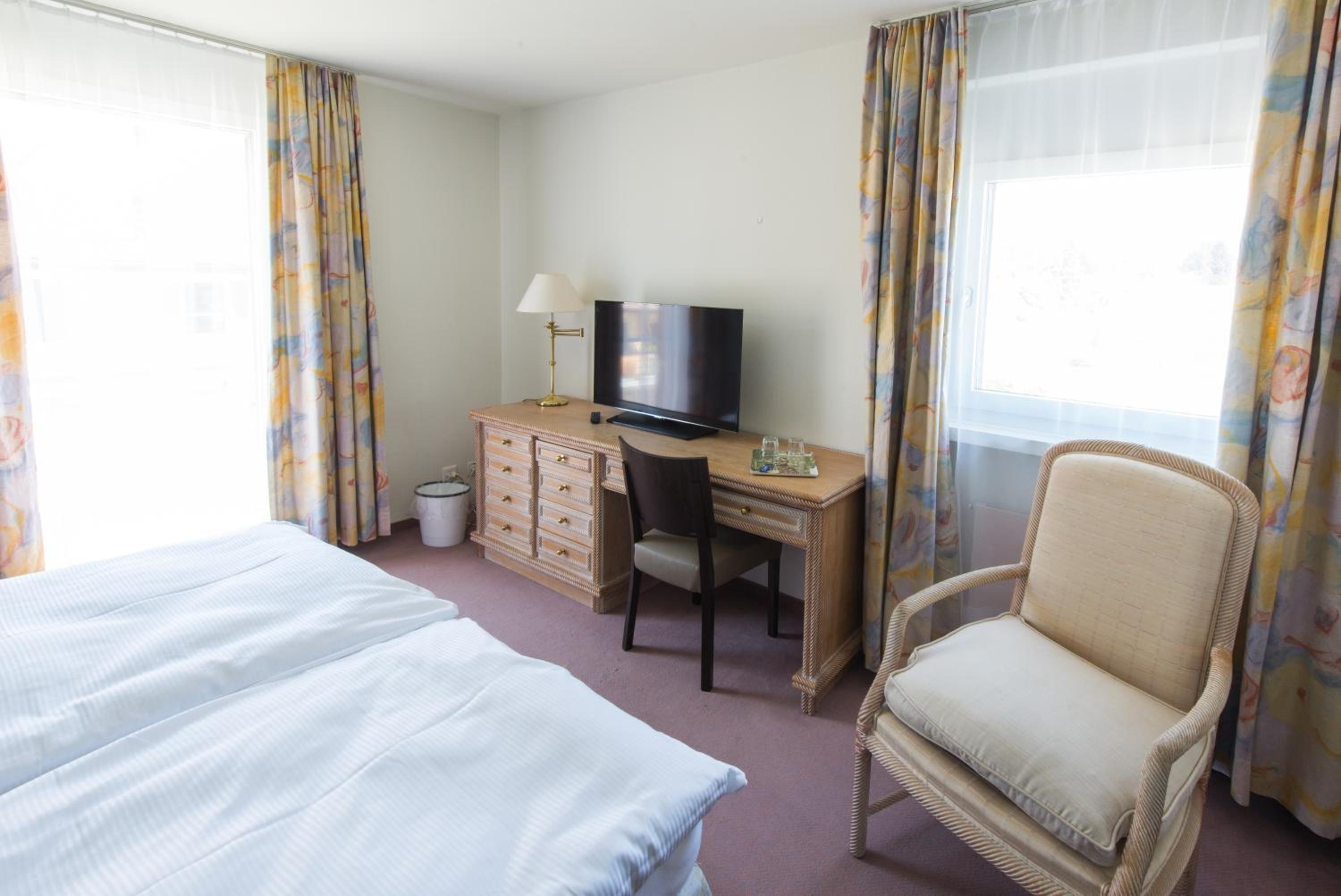 Deluxe Double Room Street View - Photo 3