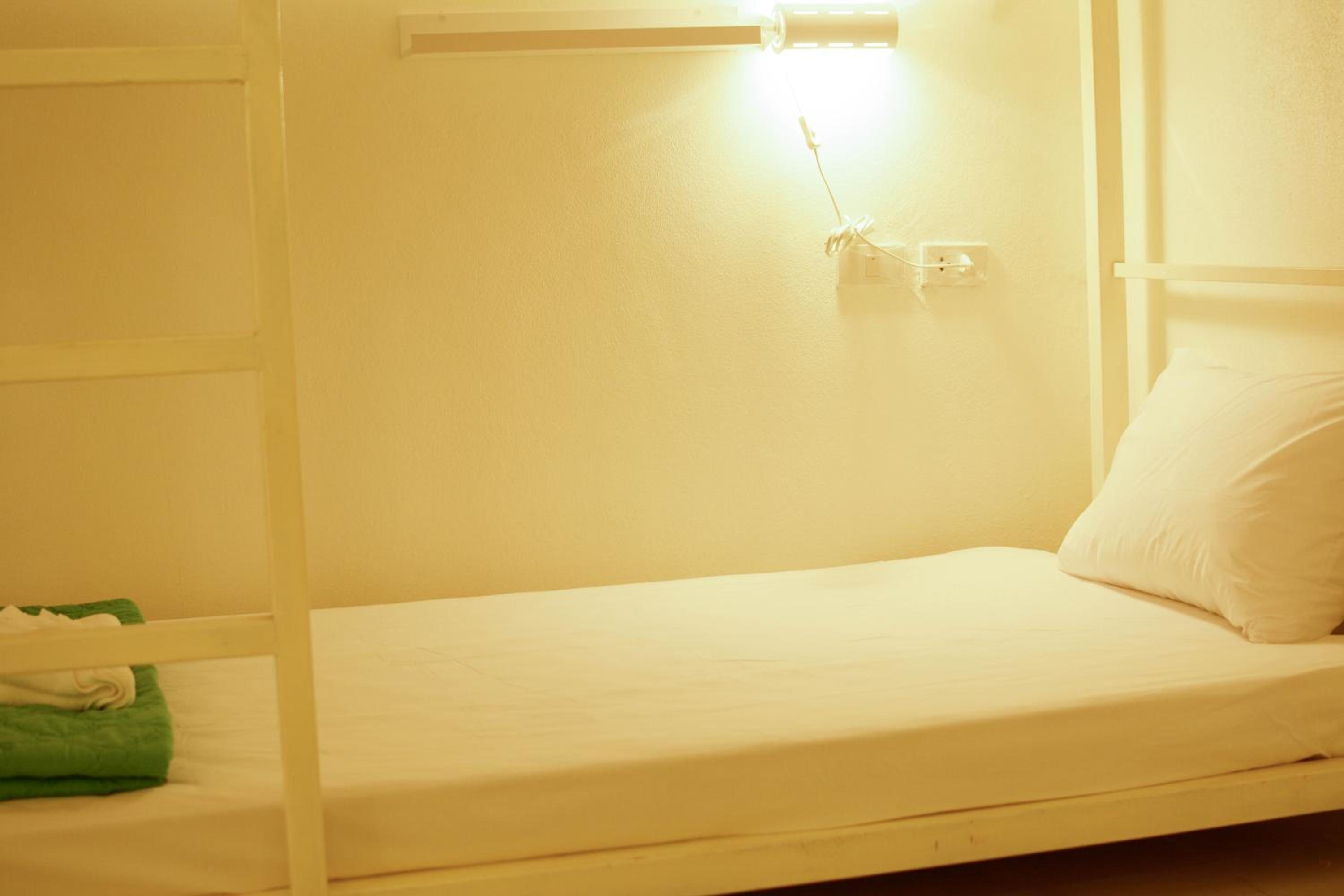 6-Bed Mixed Dormitory Room photo 1