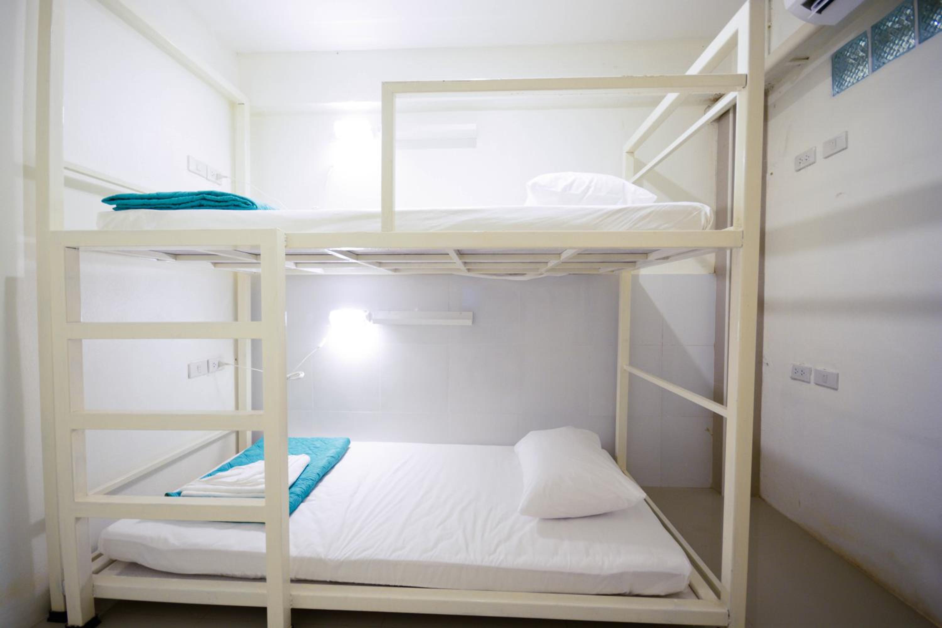 4-Bed Mixed Dormitory Room photo 2