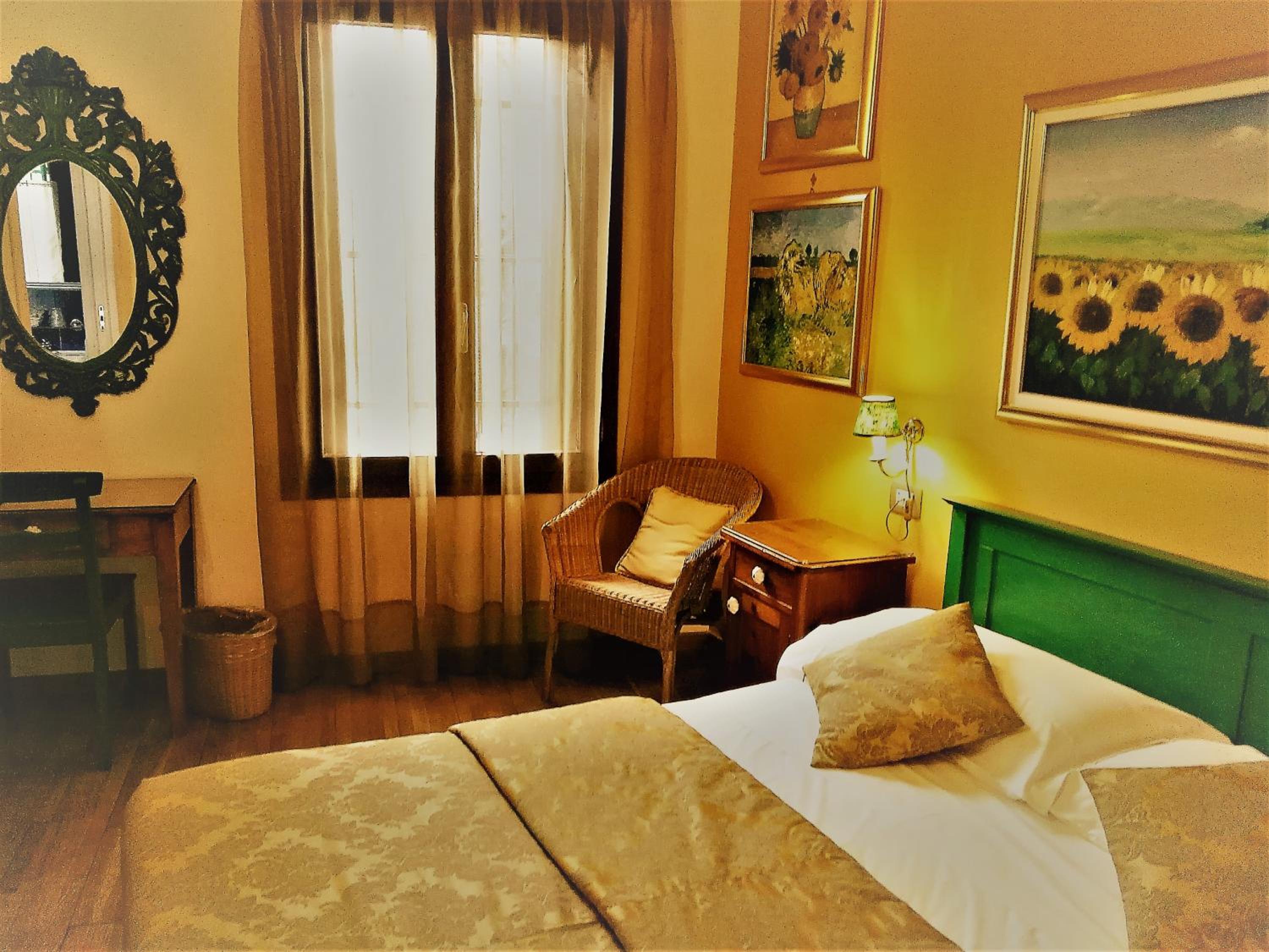 Classic Double or Twin Room - Photo 10