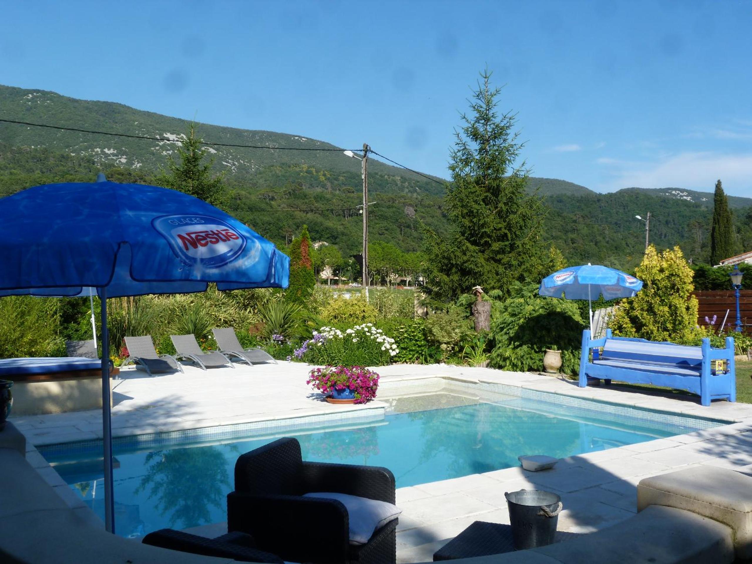 Deluxe Double Room with Pool View - Photo 27