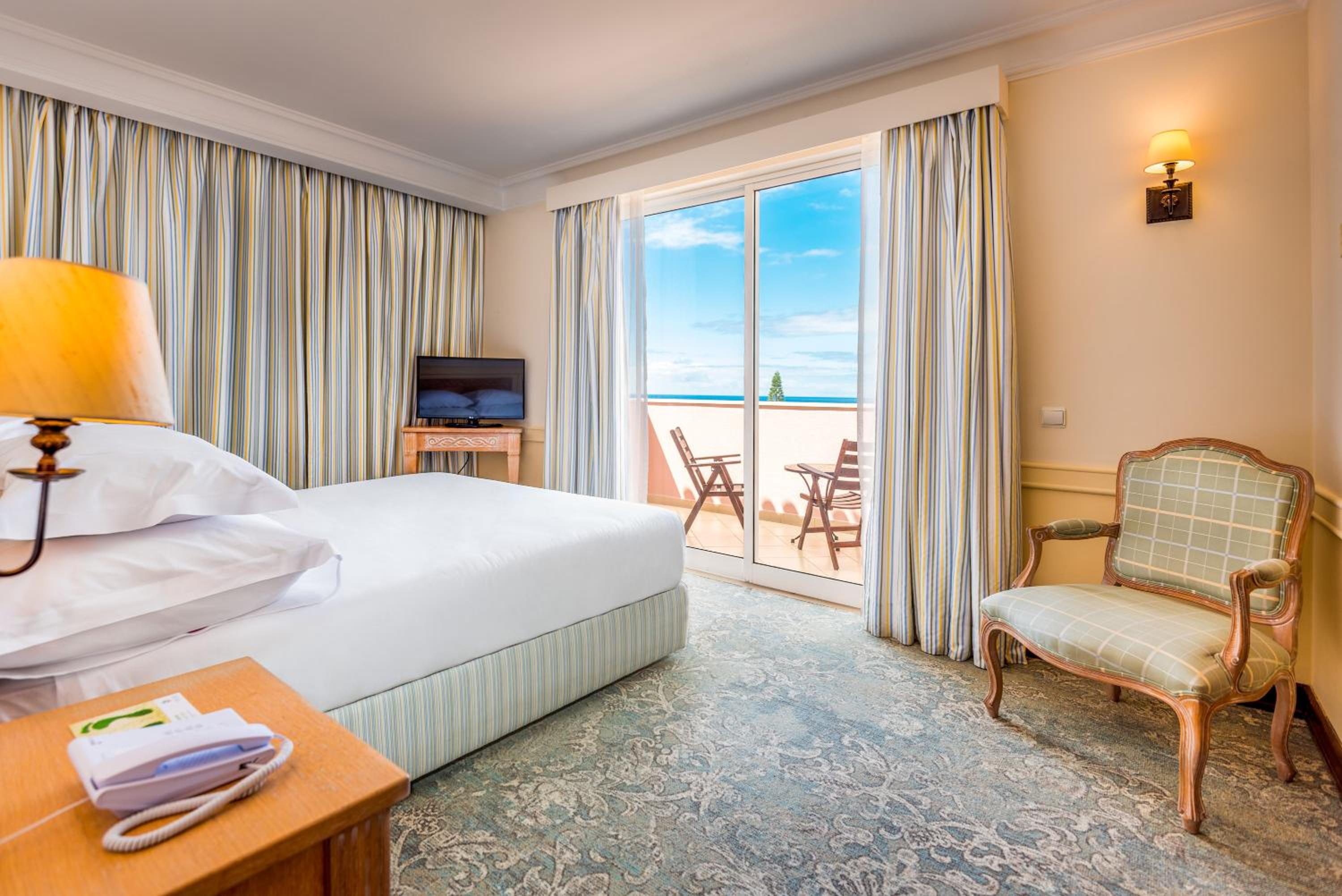 Twin Room with Sea View - Photo 2