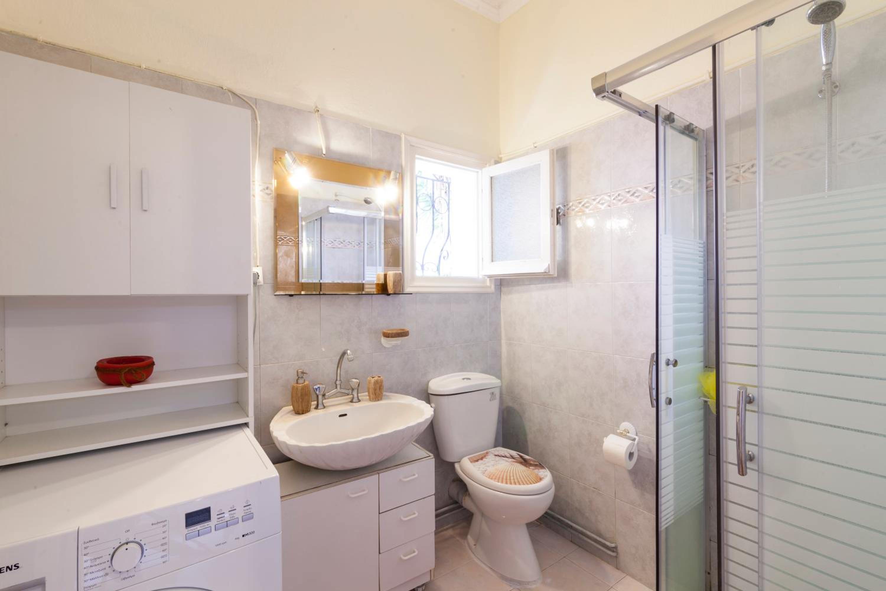 Two-Bedroom House photo 2