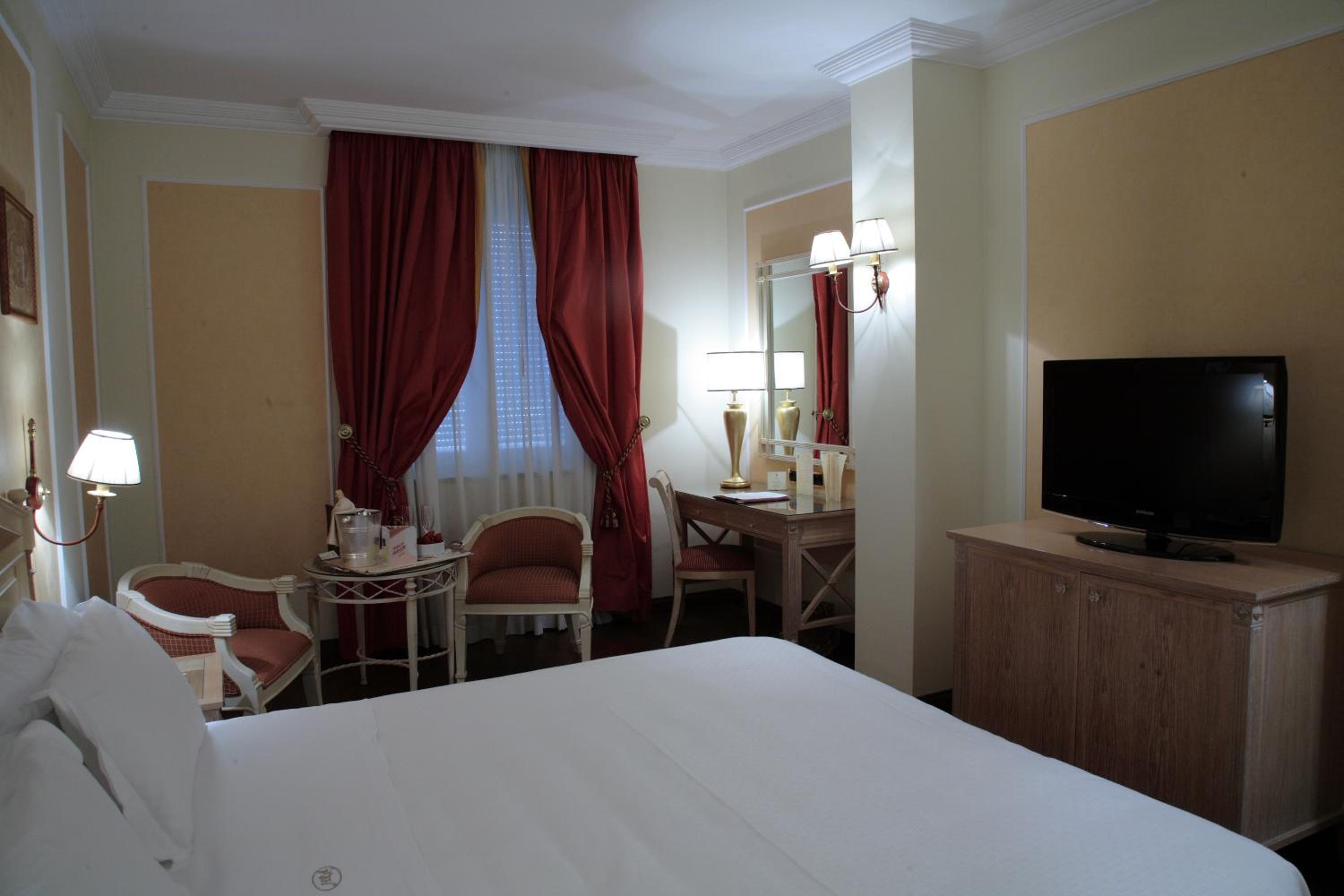 Superior Double or Twin Room photo 3