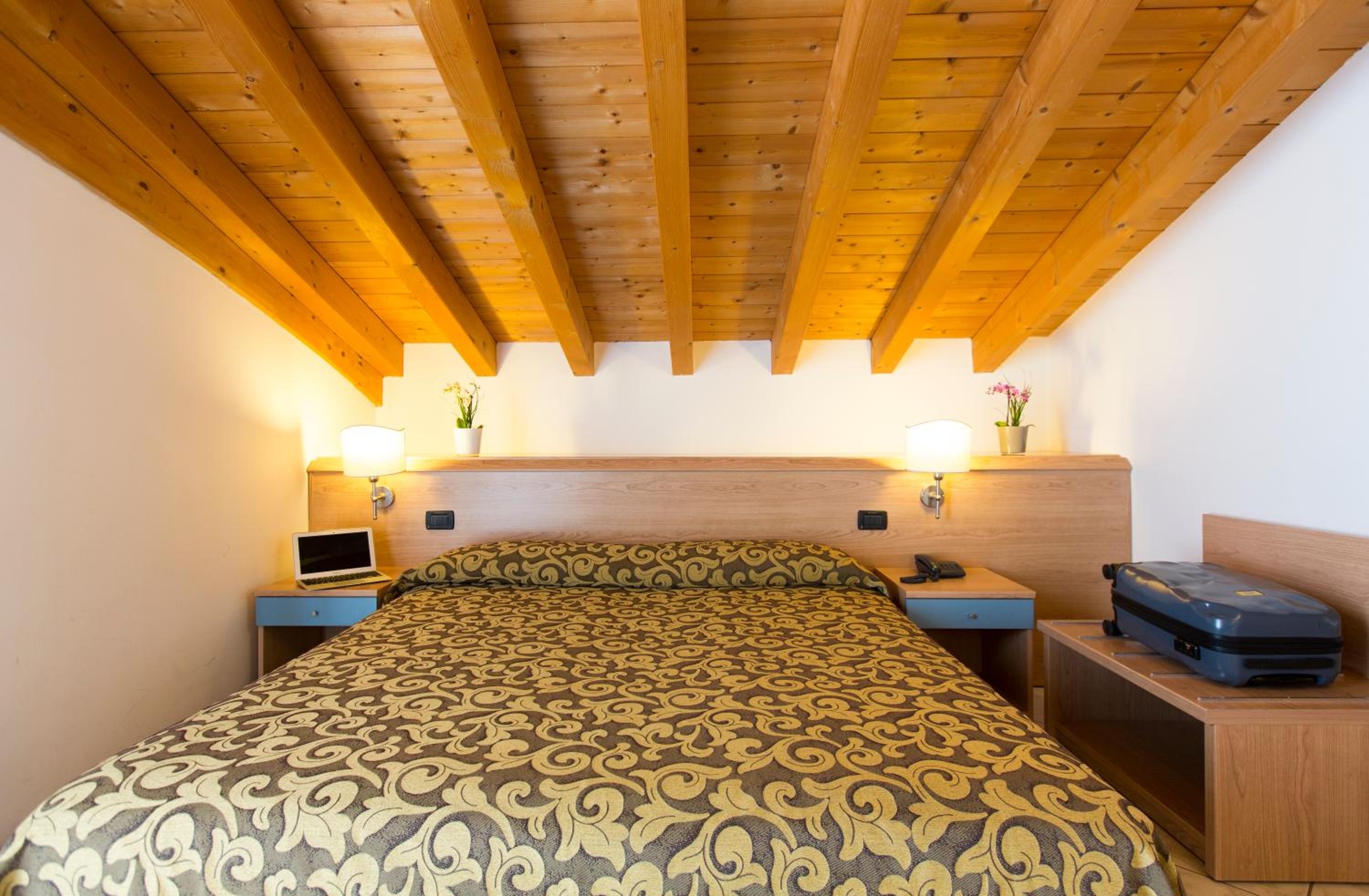 Standard Double or Twin Room without Balcony photo 2
