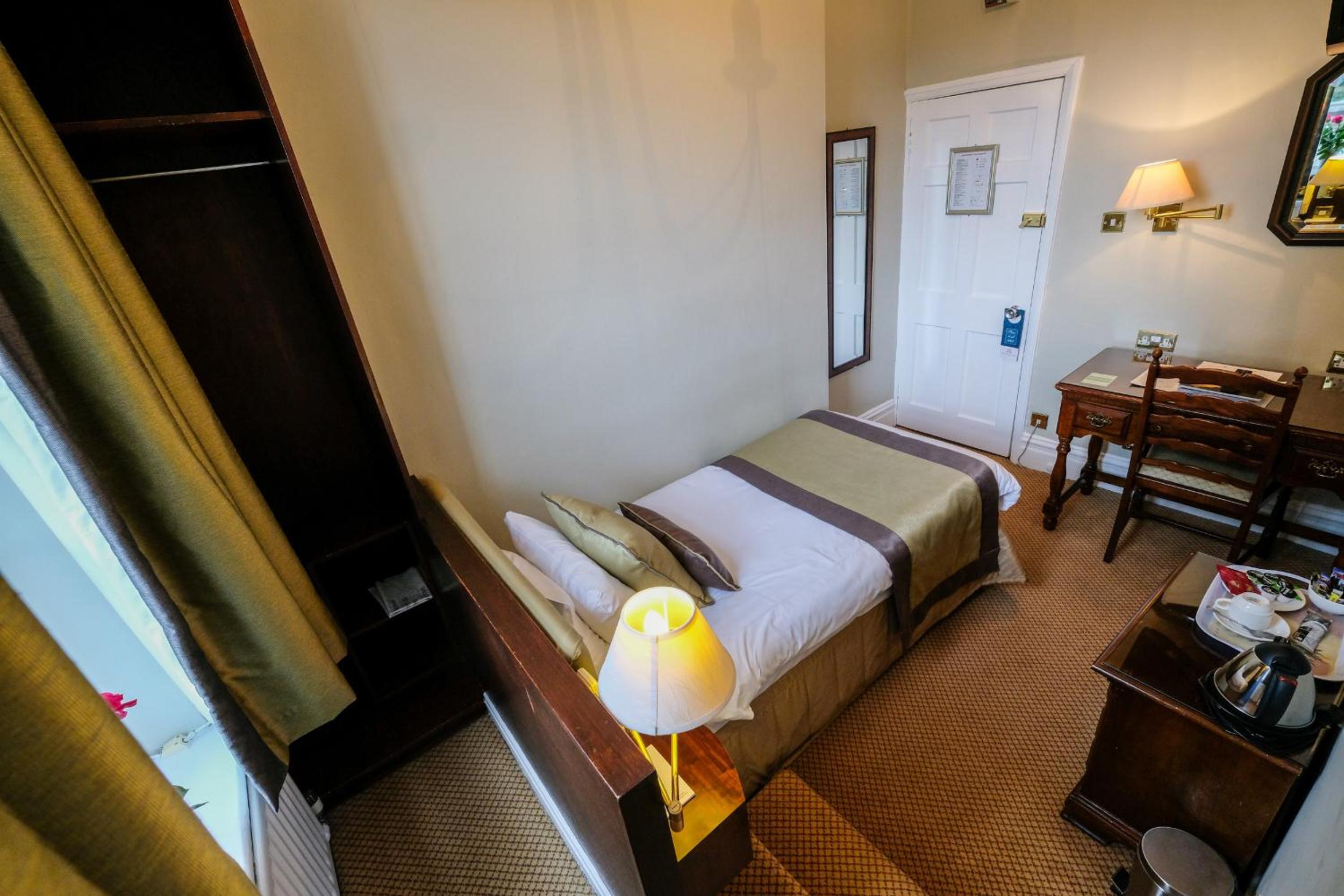 Single Room photo 3