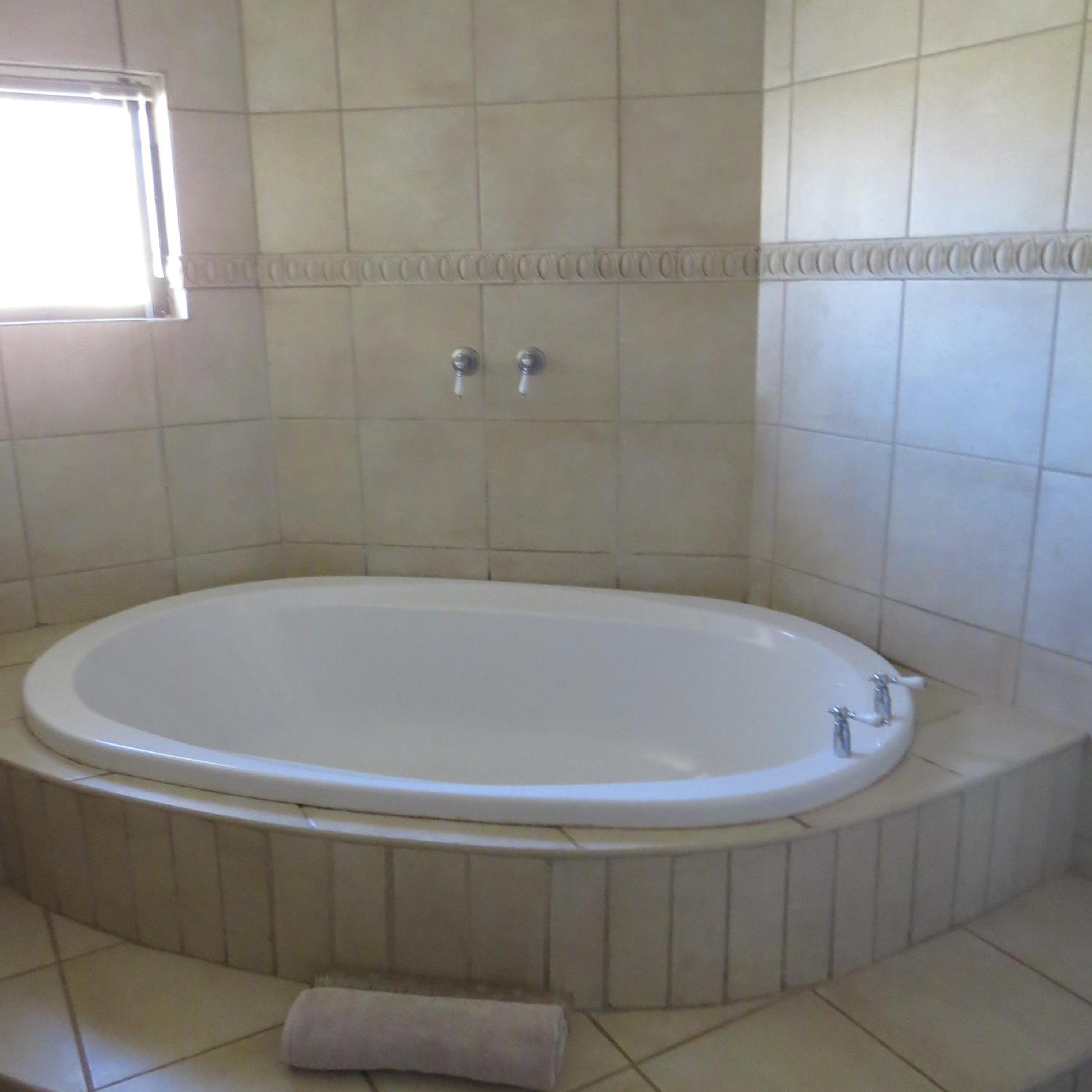 One-Bedroom Apartment - Photo 6