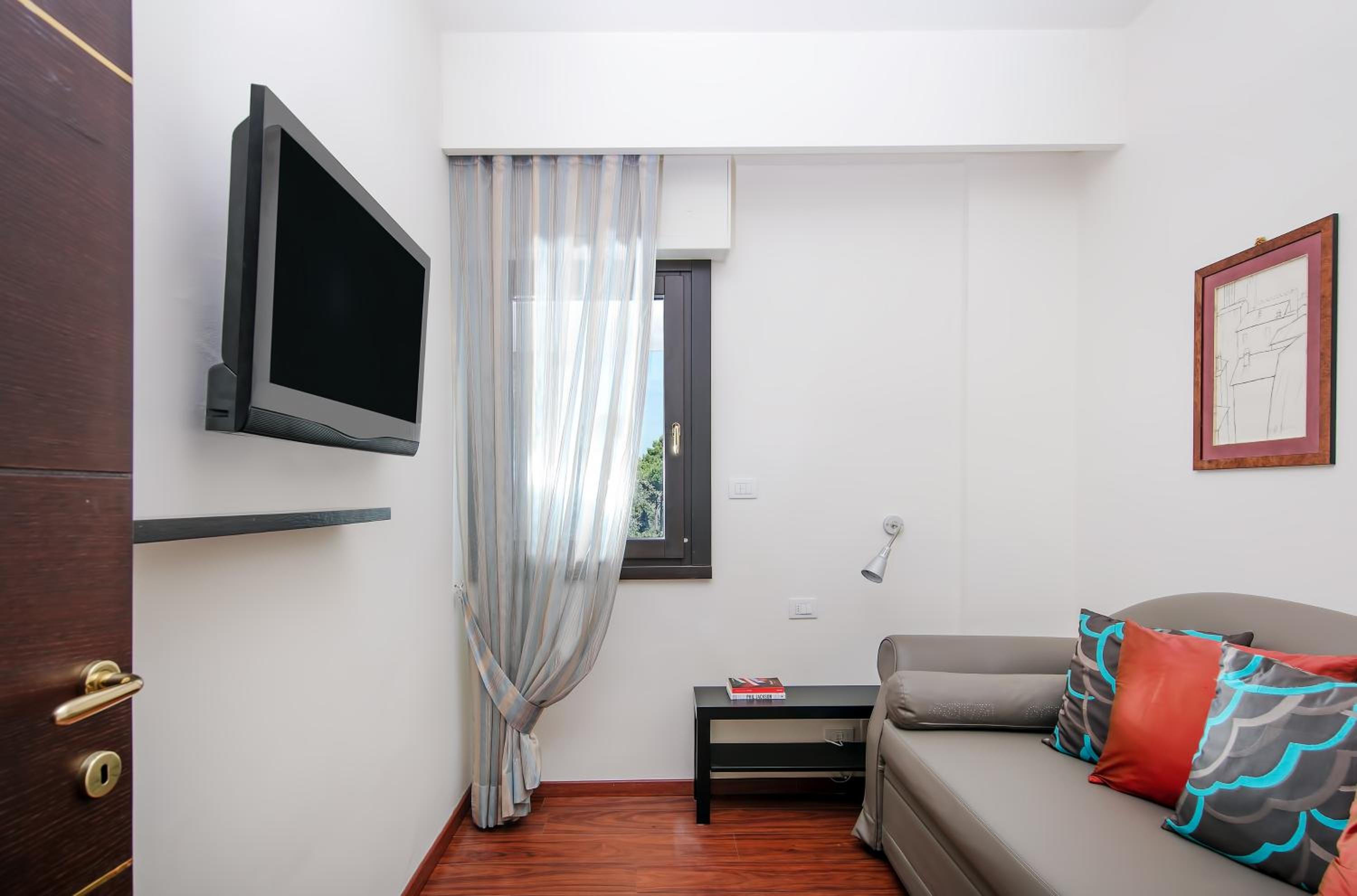 Superior Quadruple Room photo 2