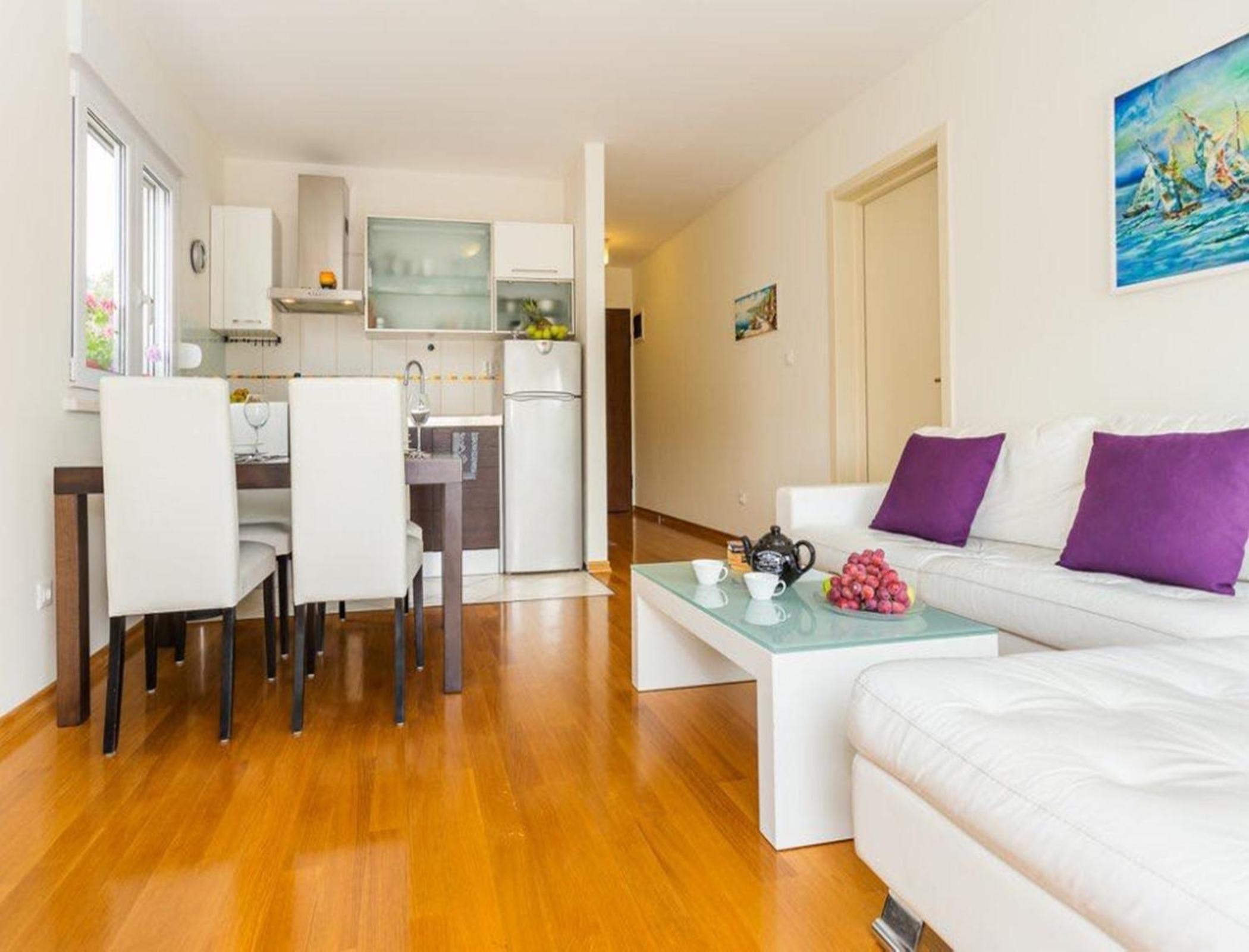 Apartment photo 1