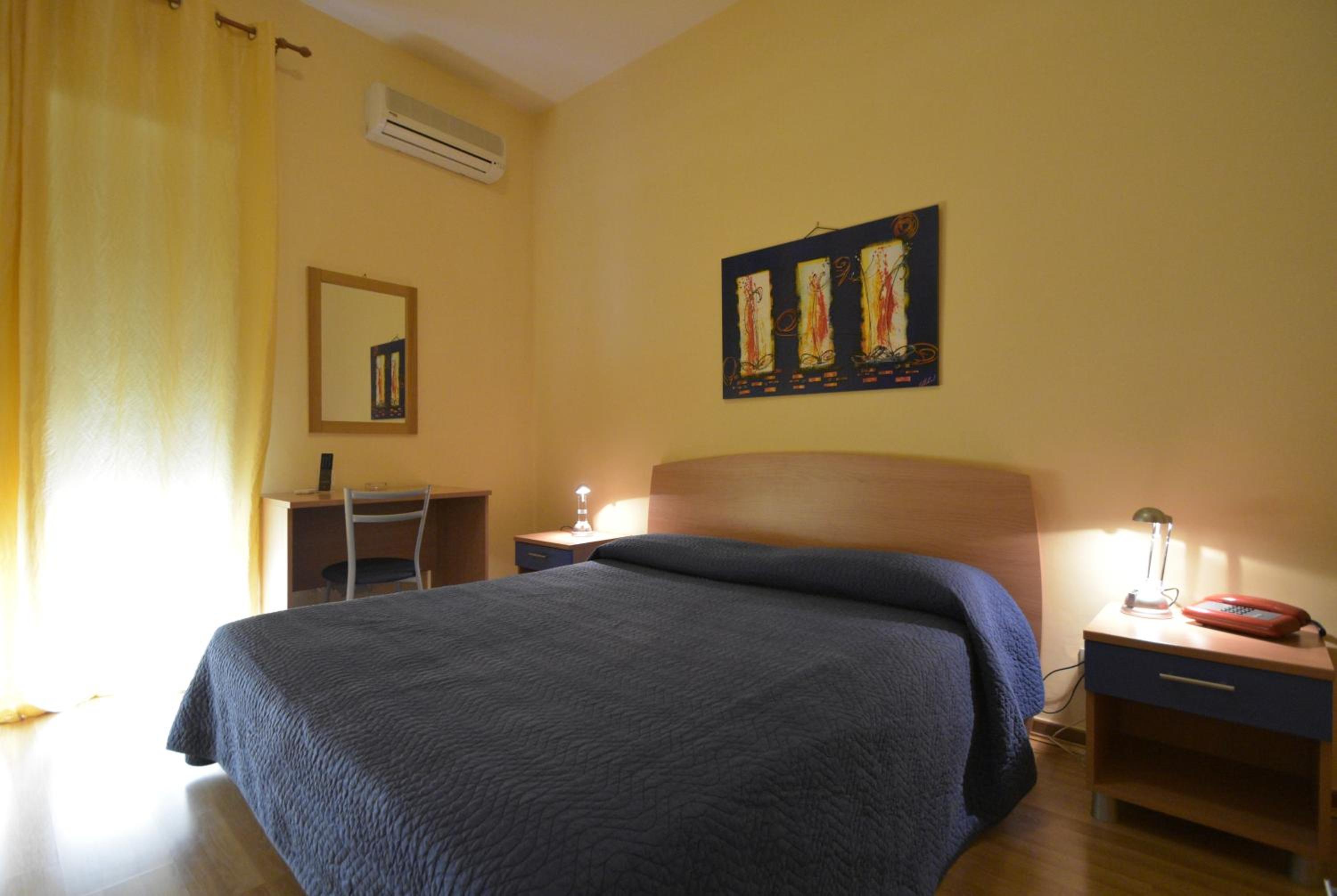 Double Room with Private Bathroom - Photo 5