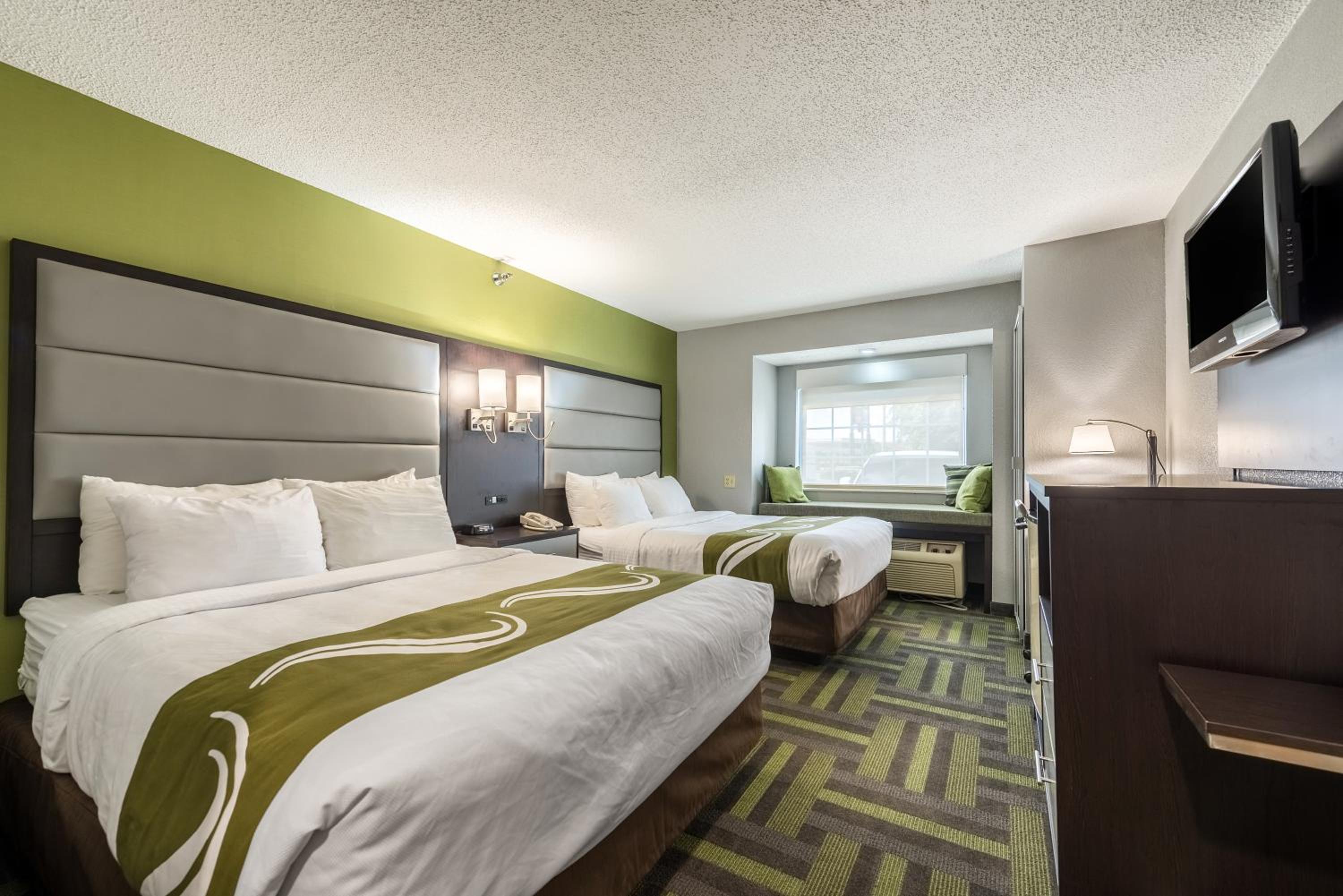 Standard Queen Room with Two Queen Beds - Non-Smoking - Photo 1