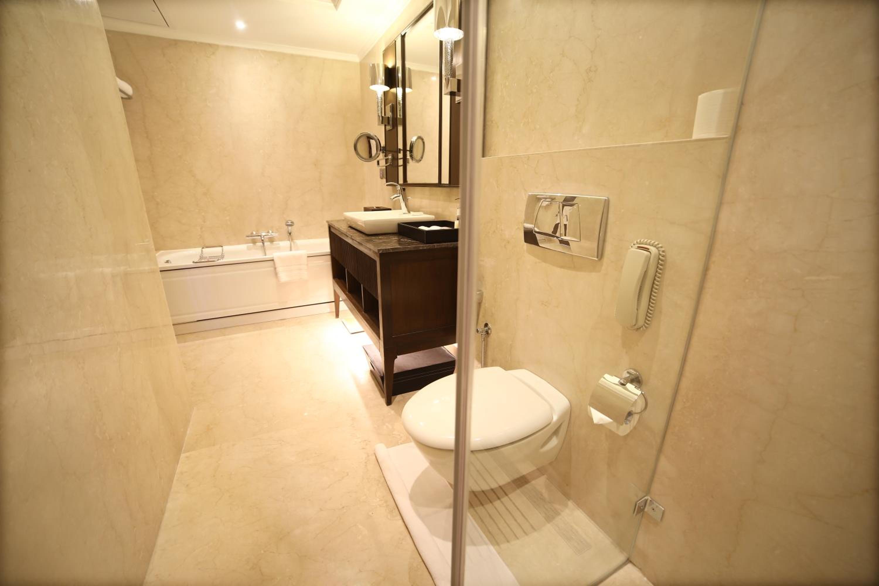 Business Suite photo 2
