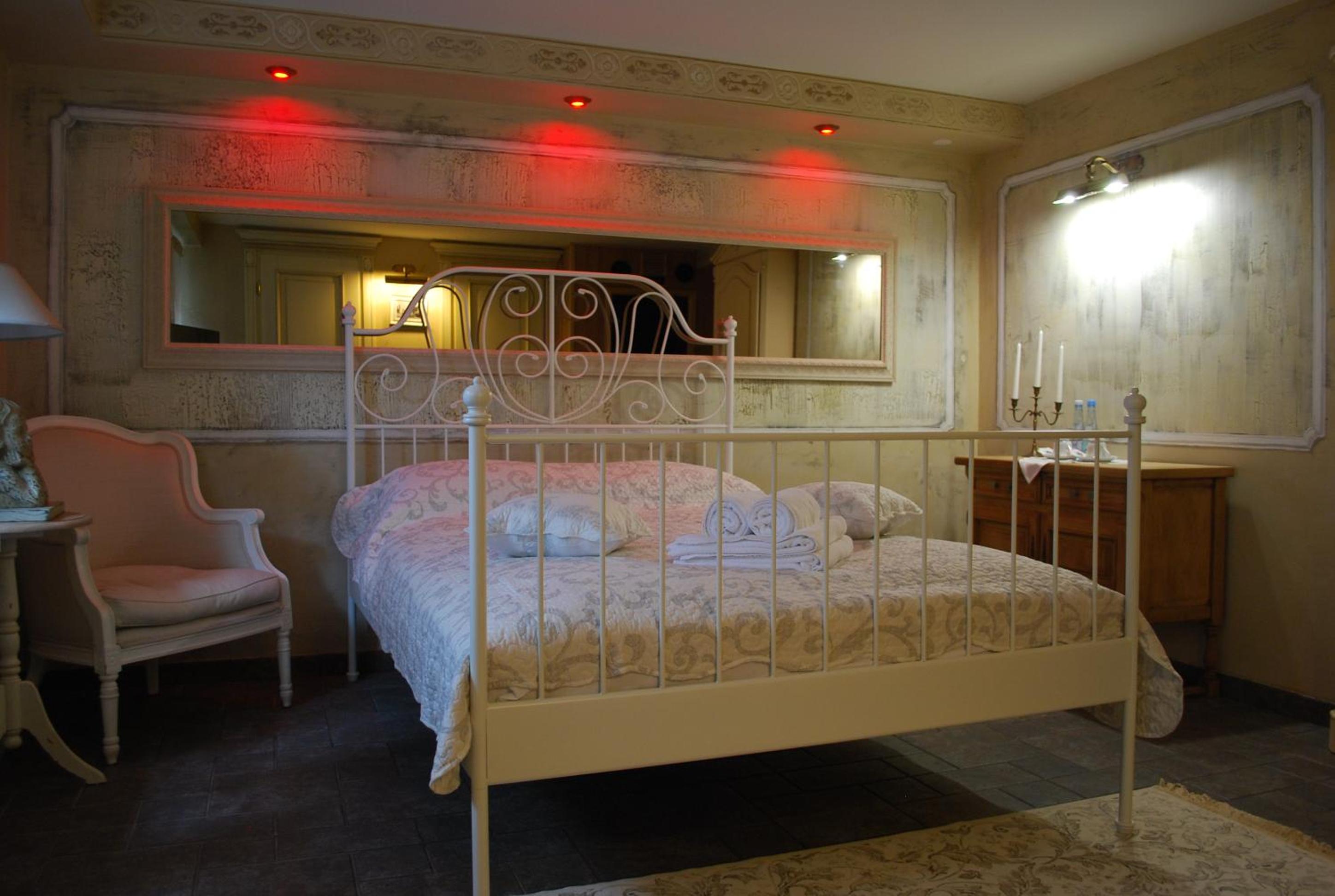 Double Room with Infrasauna in the Basement - Photo 1
