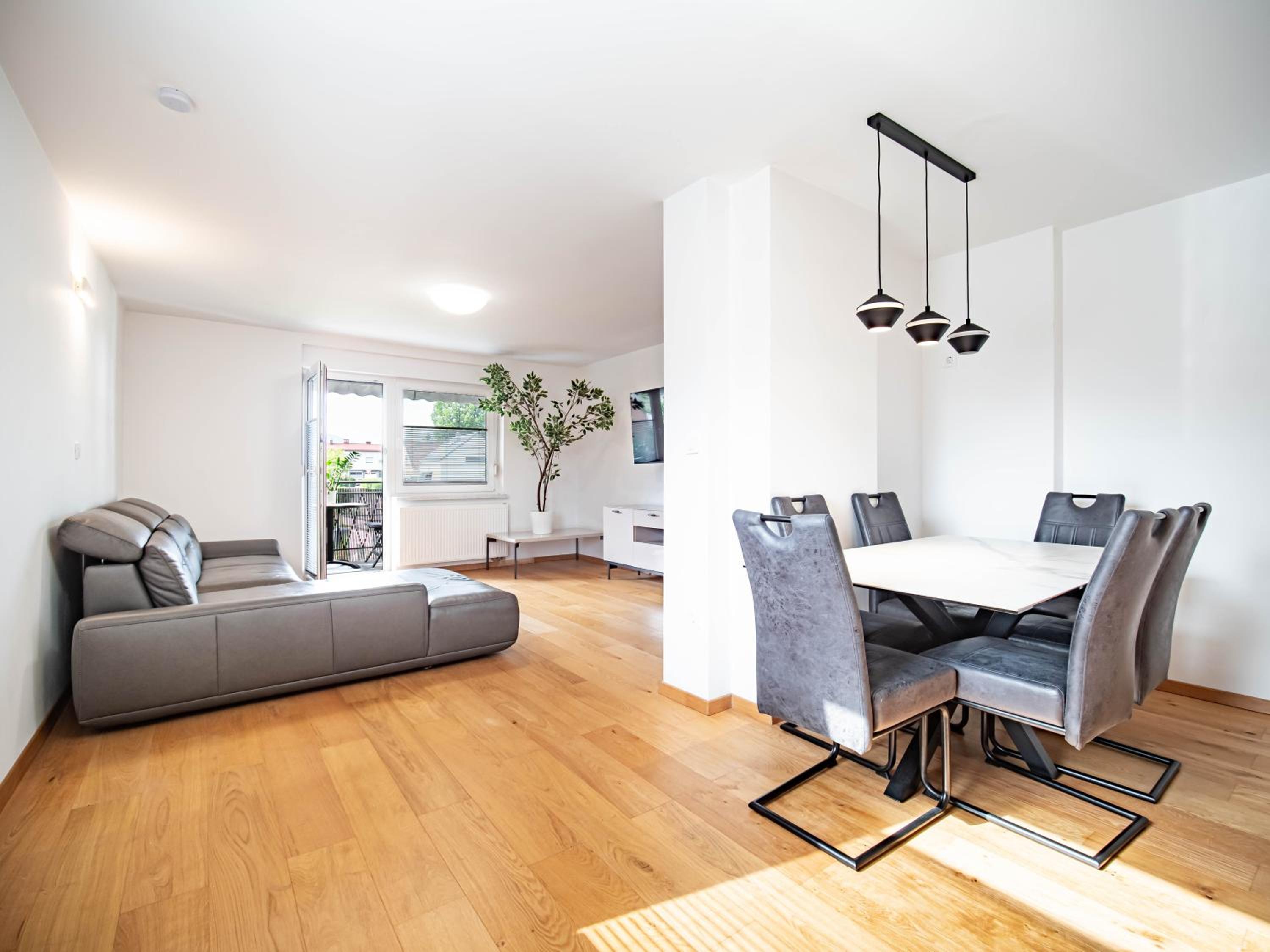 Four-Bedroom Apartment with Balcony
