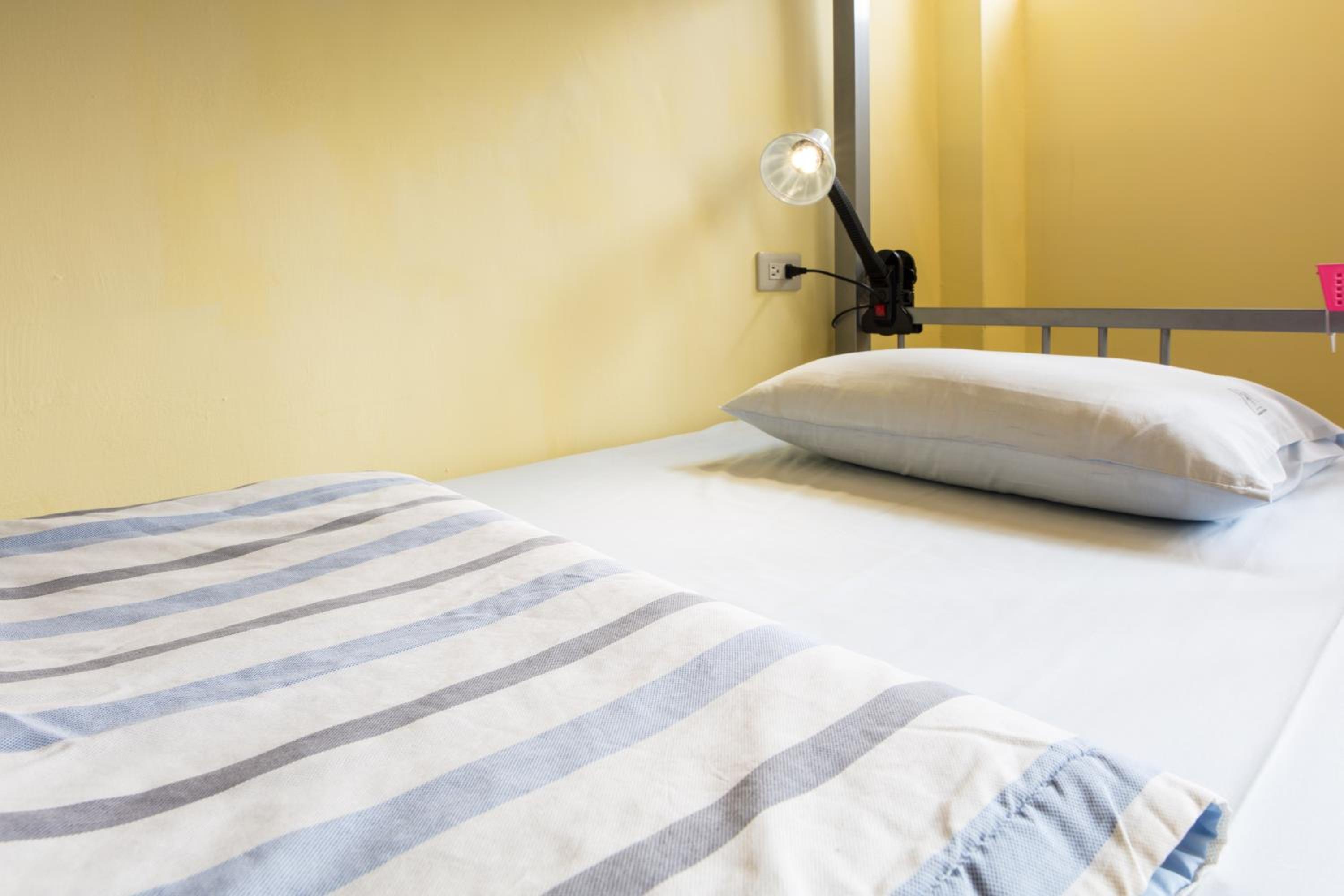 Bed in 6-Bed Mixed Dormitory Room