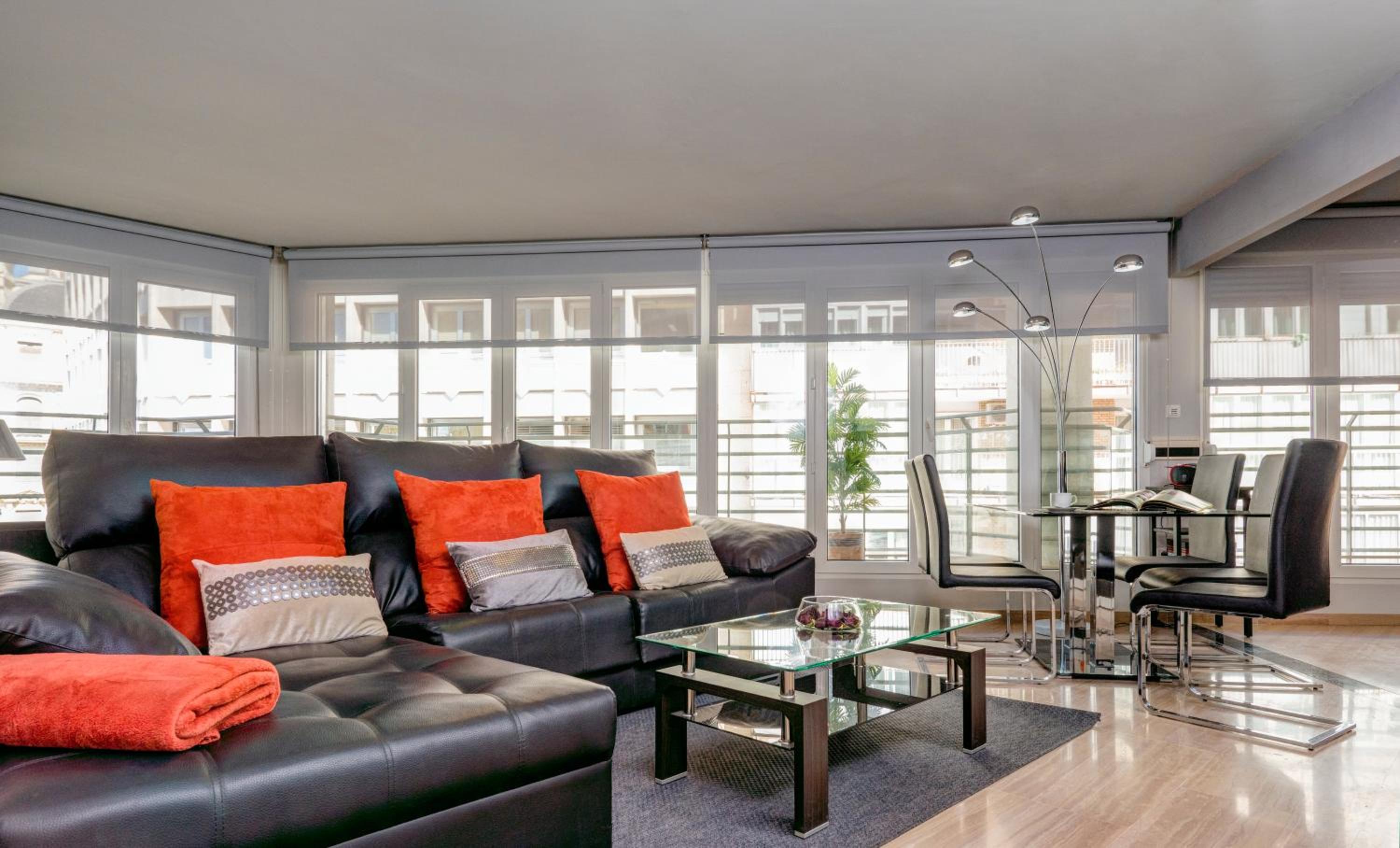 Apartamento de Dos Habitaciones con Terraza
