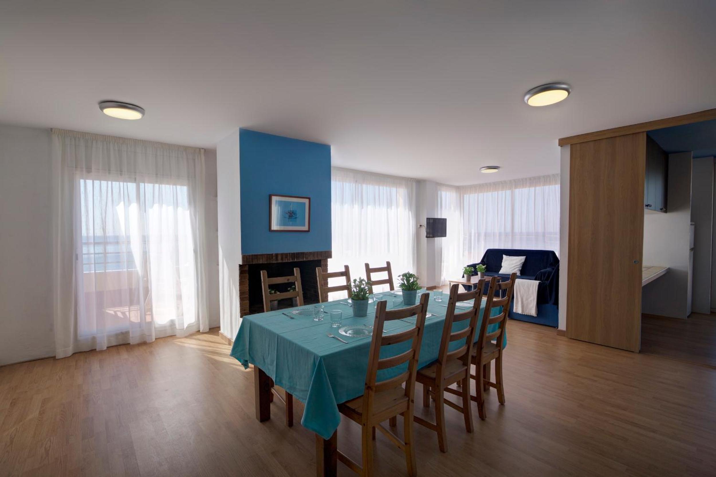Three-Bedroom Penthouse with Front Sea View photo 2