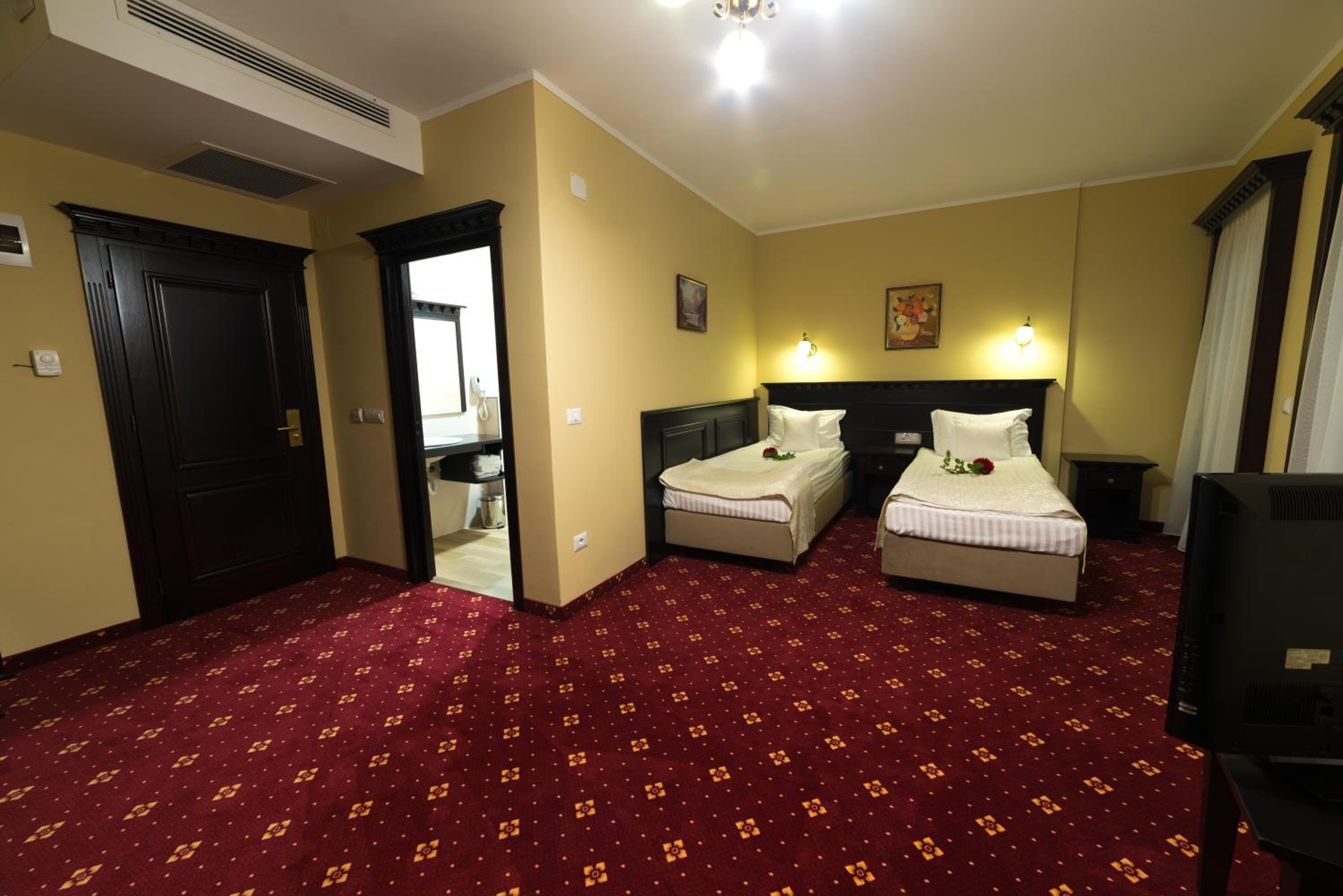 Twin Room - Photo 4