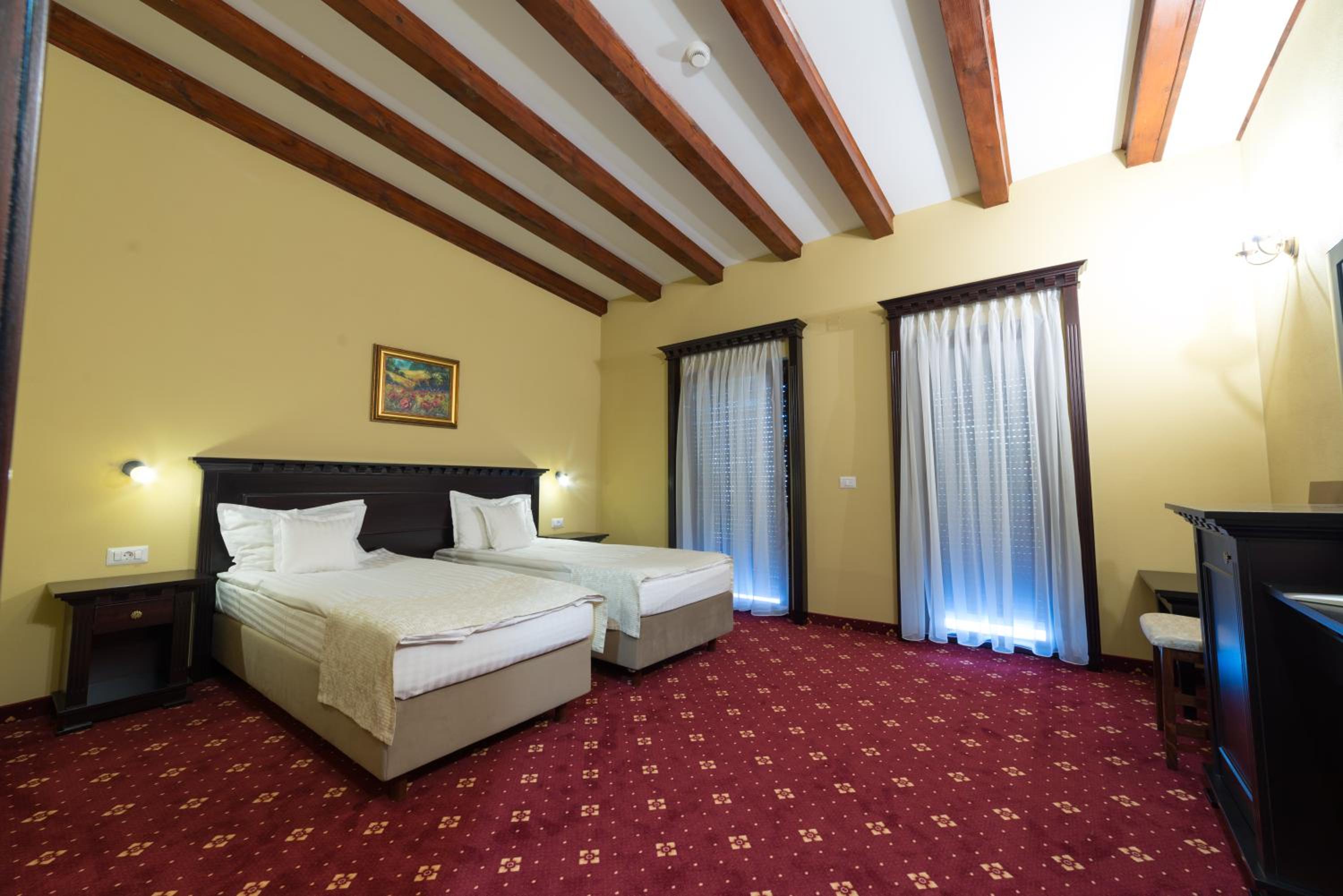 Twin Room - Photo 3