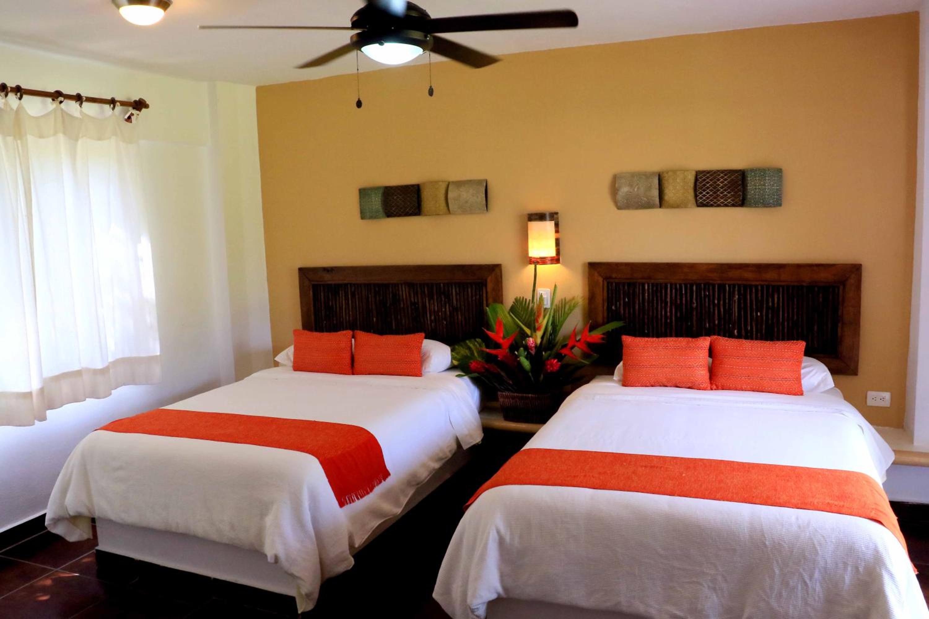 Double Room With Two Double Beds photo 2