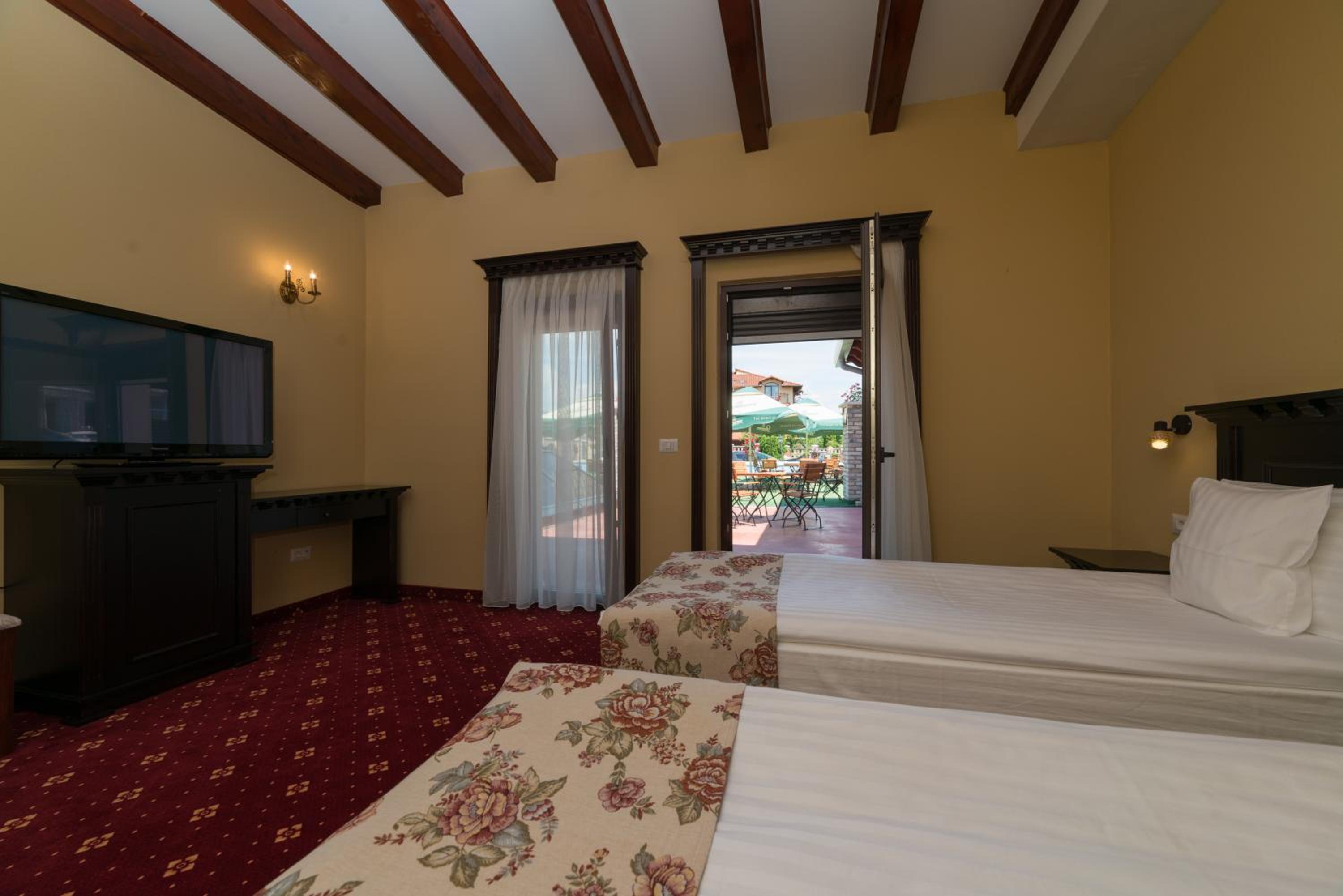 Twin Room - Photo 2
