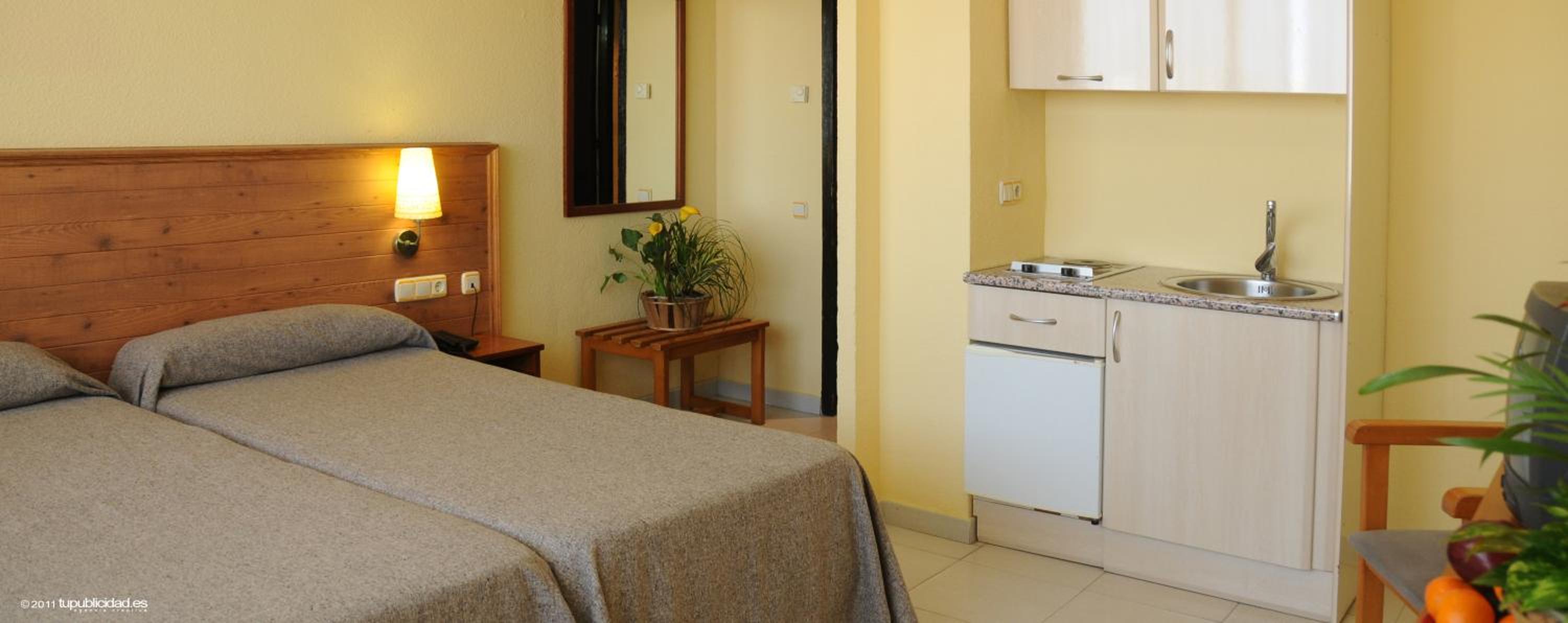 Estudio con vista al mar (2 adultos + 2 niños)