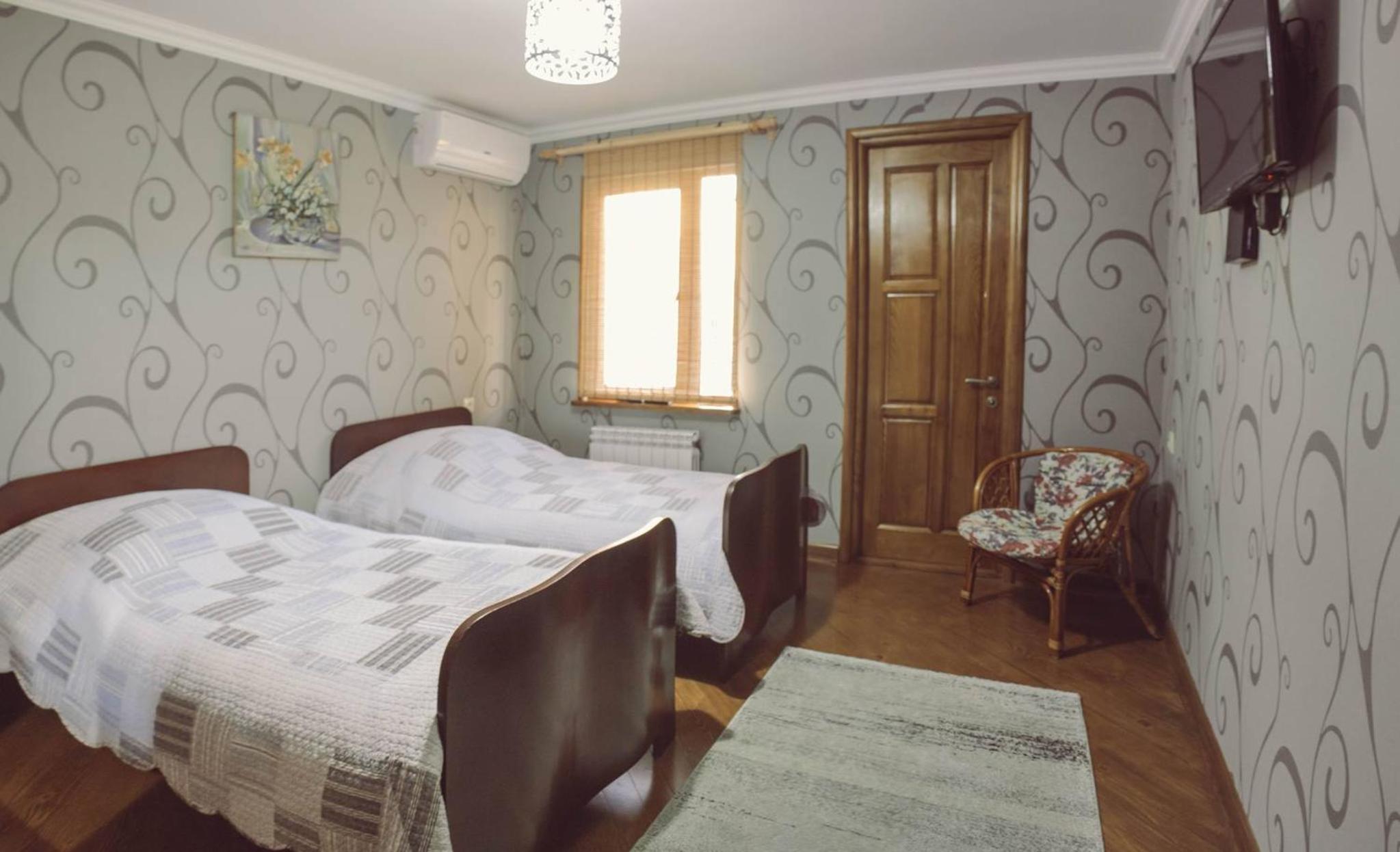 Double Room with Private Bathroom photo 3