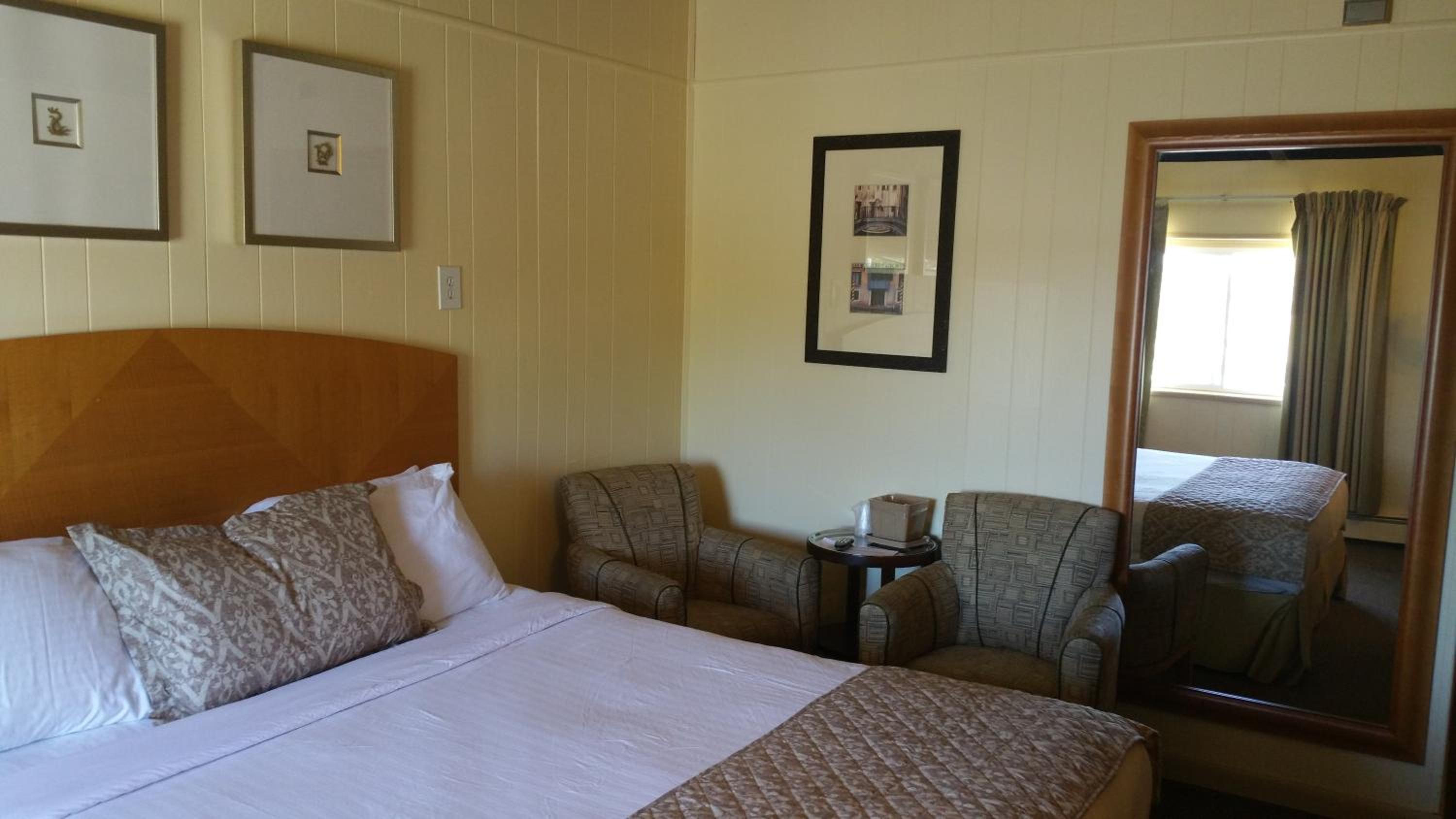 Deluxe King Room photo 3