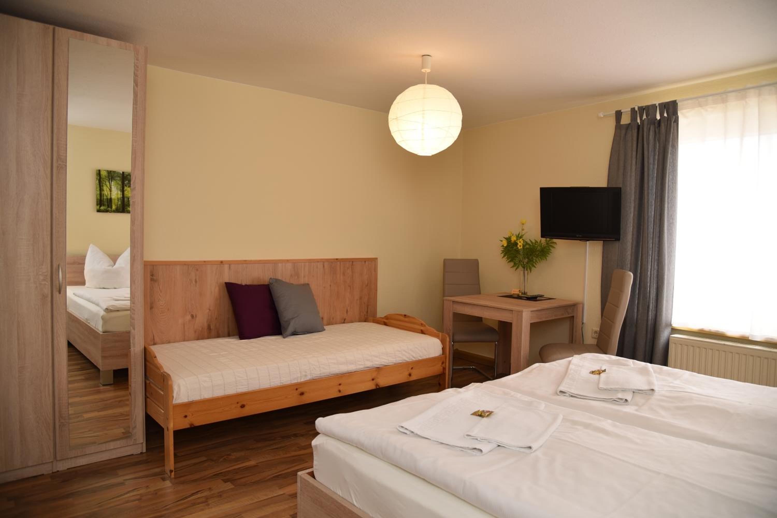 Double Room - Photo 3
