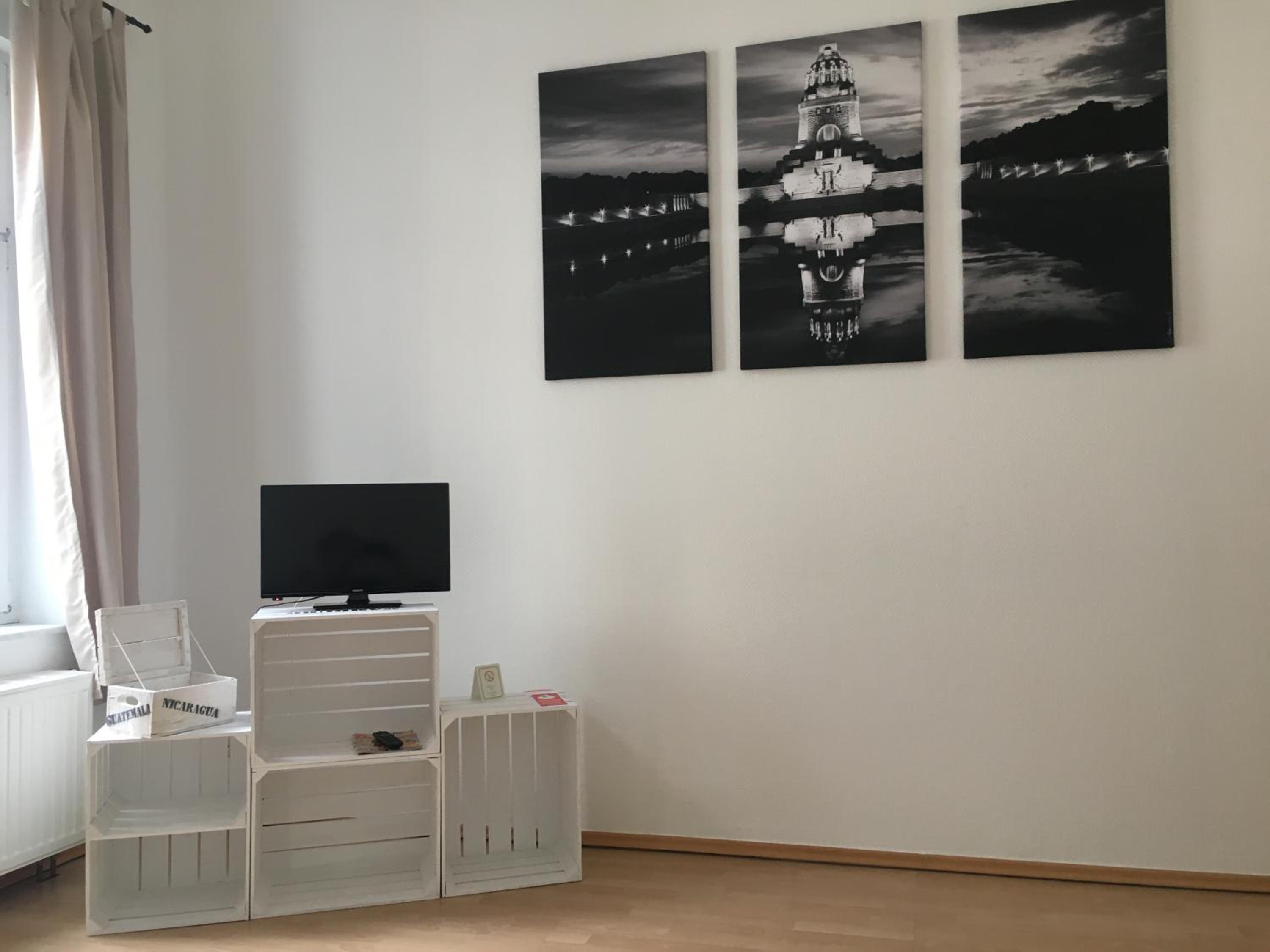 Three-Bedroom Apartment - Photo 4
