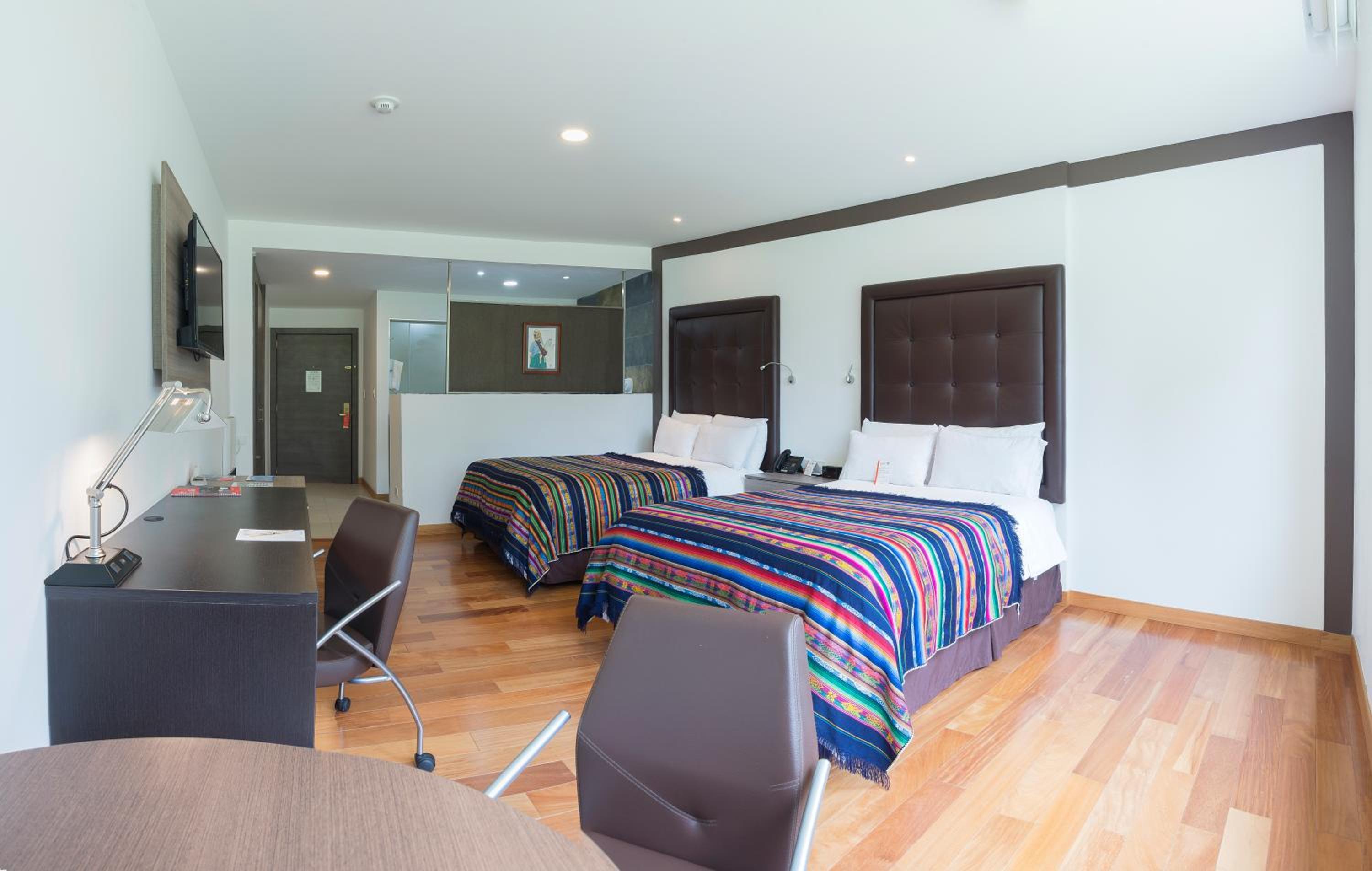 Superior Queen Room with Two Beds photo 1