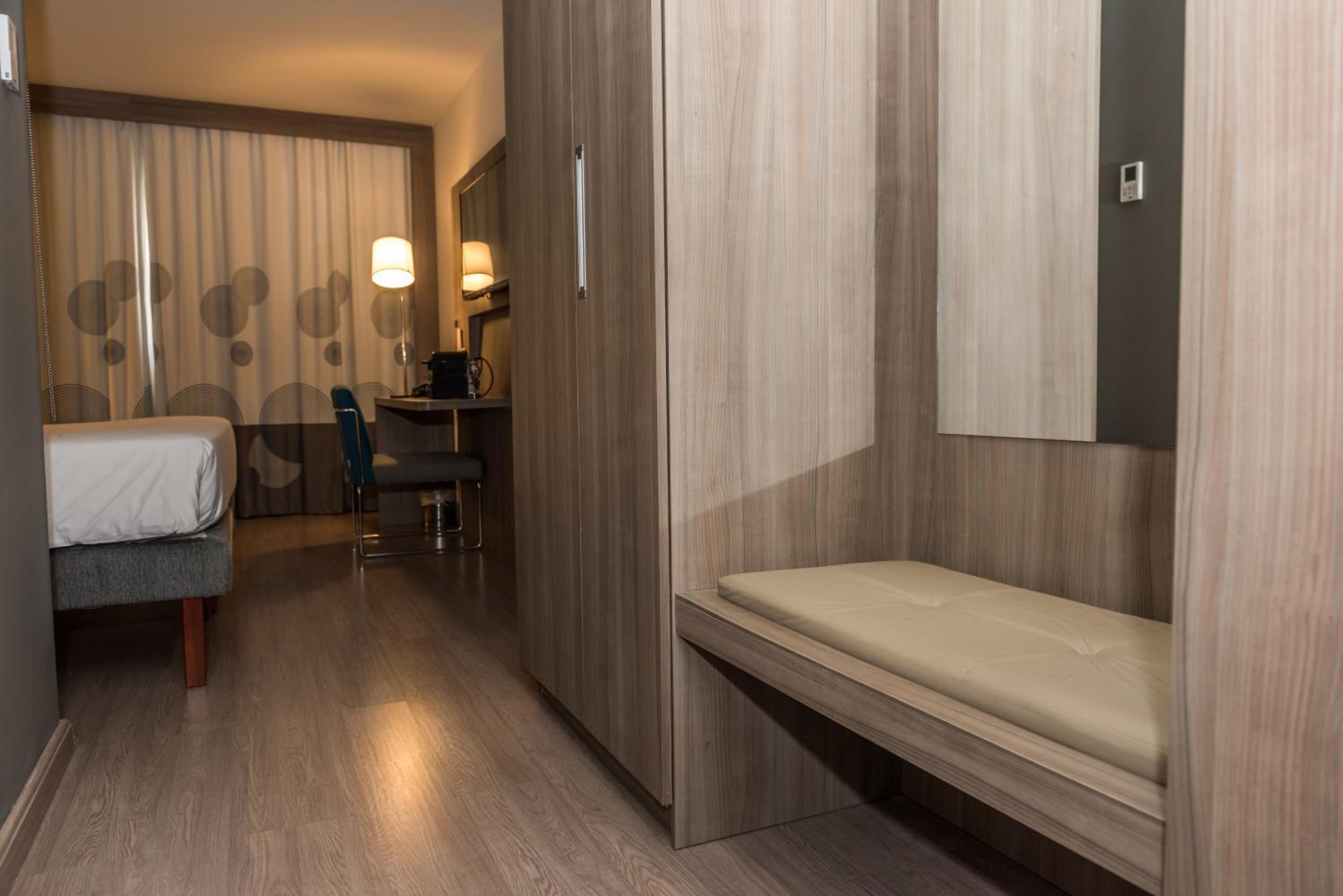 Executive Apartment with One Double Bed thumbnail 5