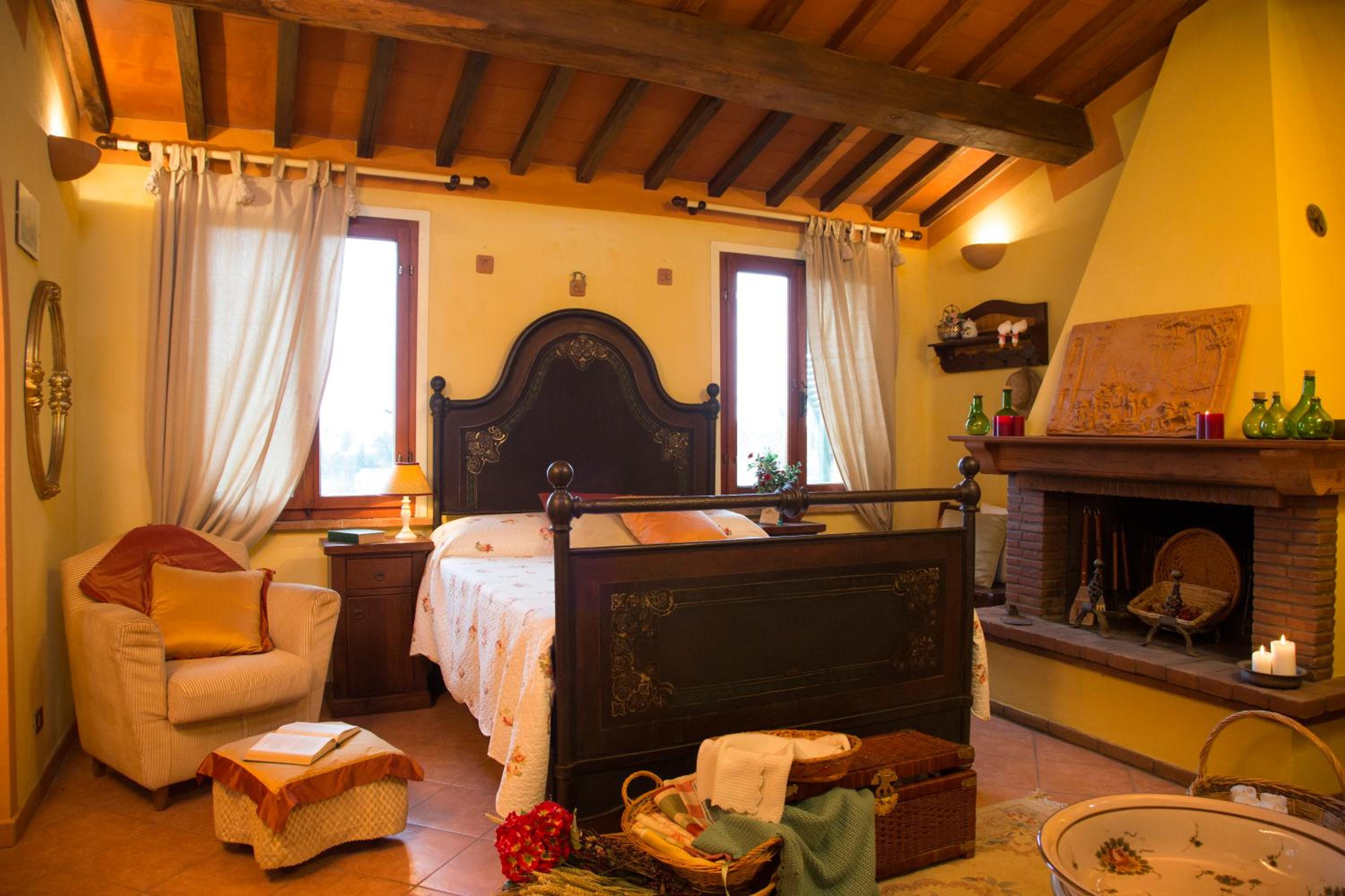 One-Bedroom Apartment - Photo 1