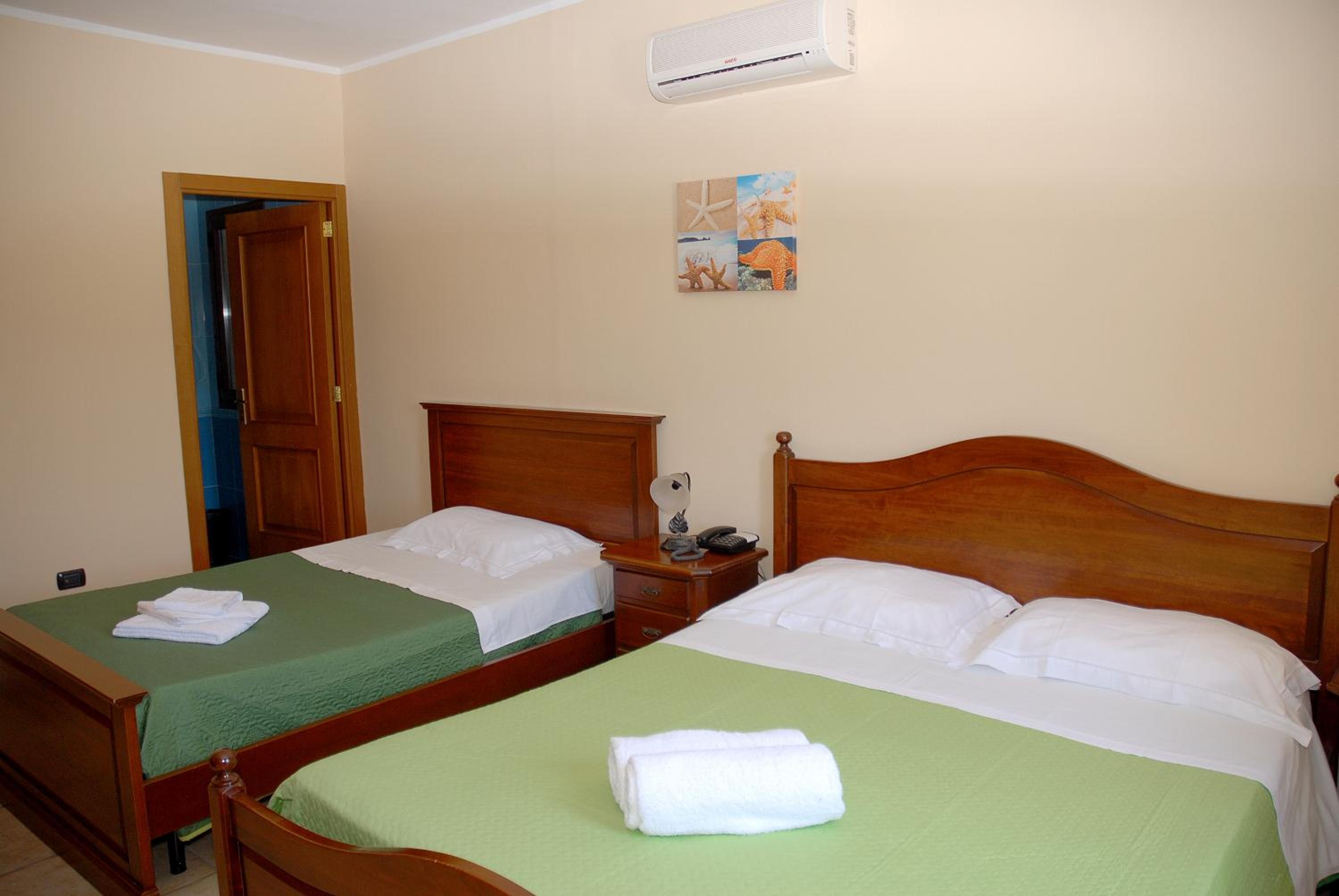 Classic Quadruple Room
