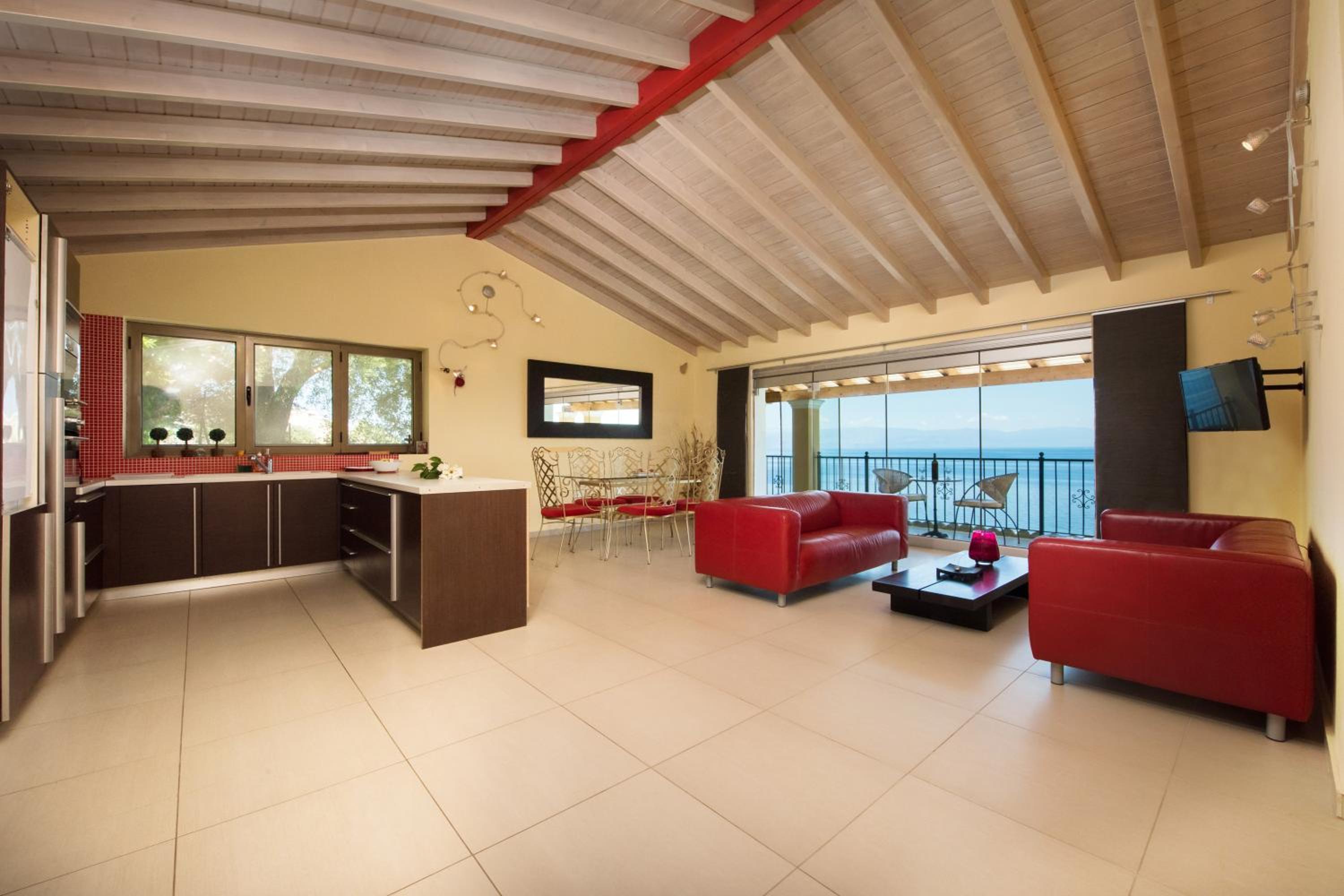Panoramic Penthouse with Infinity Seaview