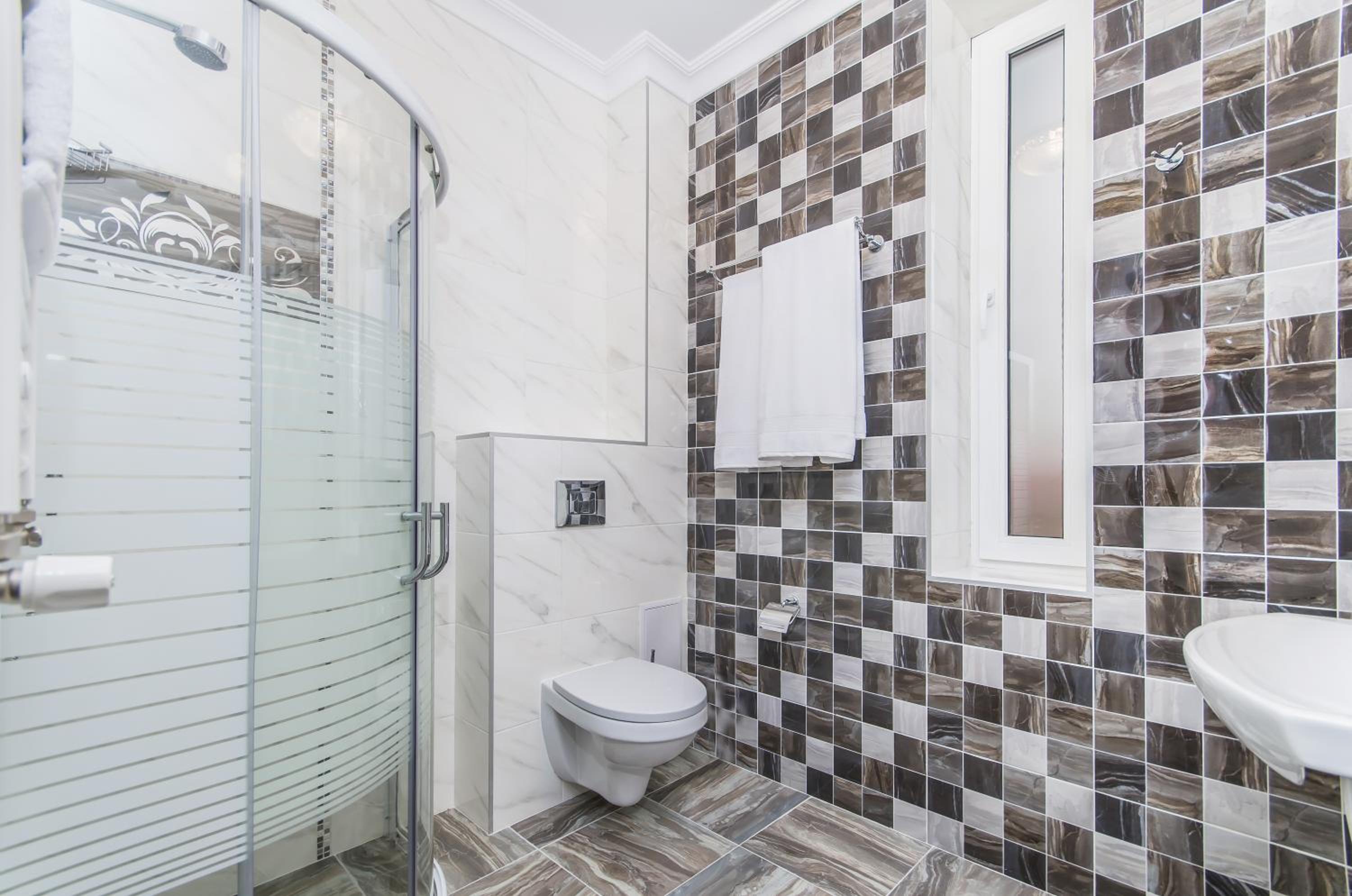 King Suite with Balcony photo 2