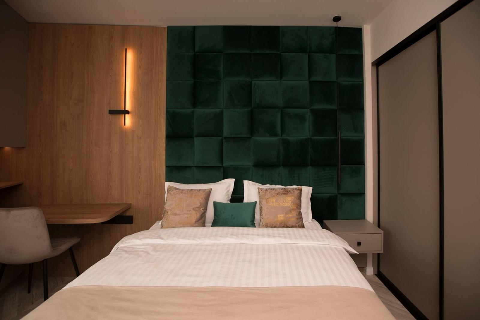 Two-Bedroom Deluxe Apartment with Balcony